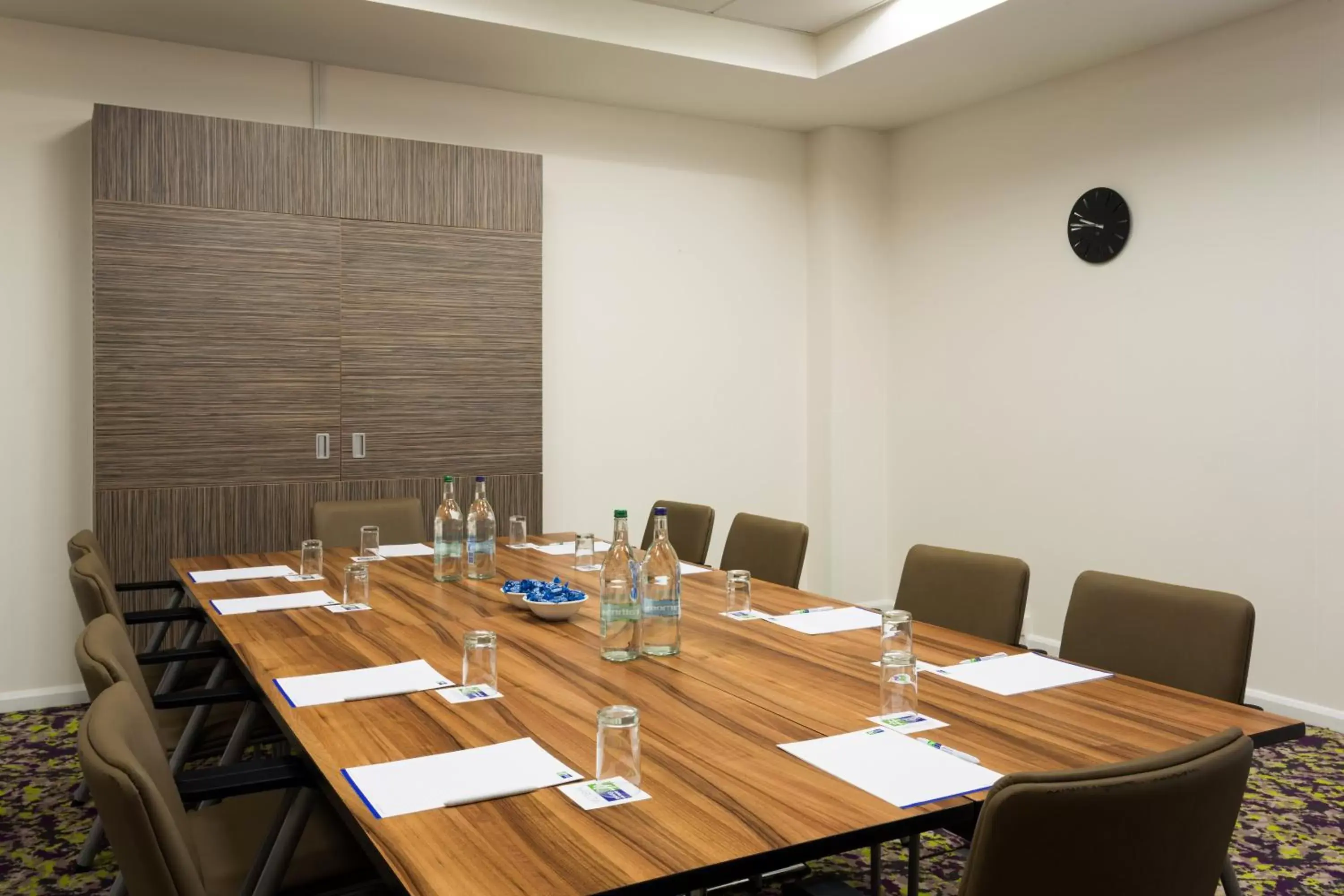 Meeting/conference room in Holiday Inn Express Harlow, an IHG Hotel