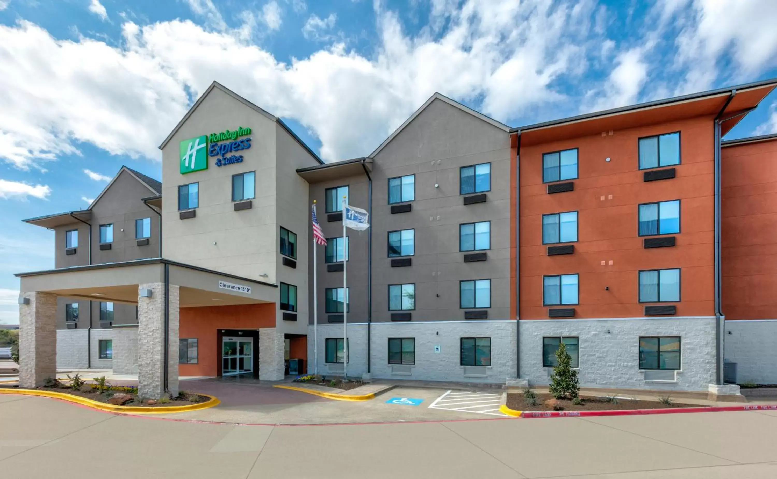 Property Building in Holiday Inn Express & Suites - Dallas Park Central Northeast, an IHG Hotel