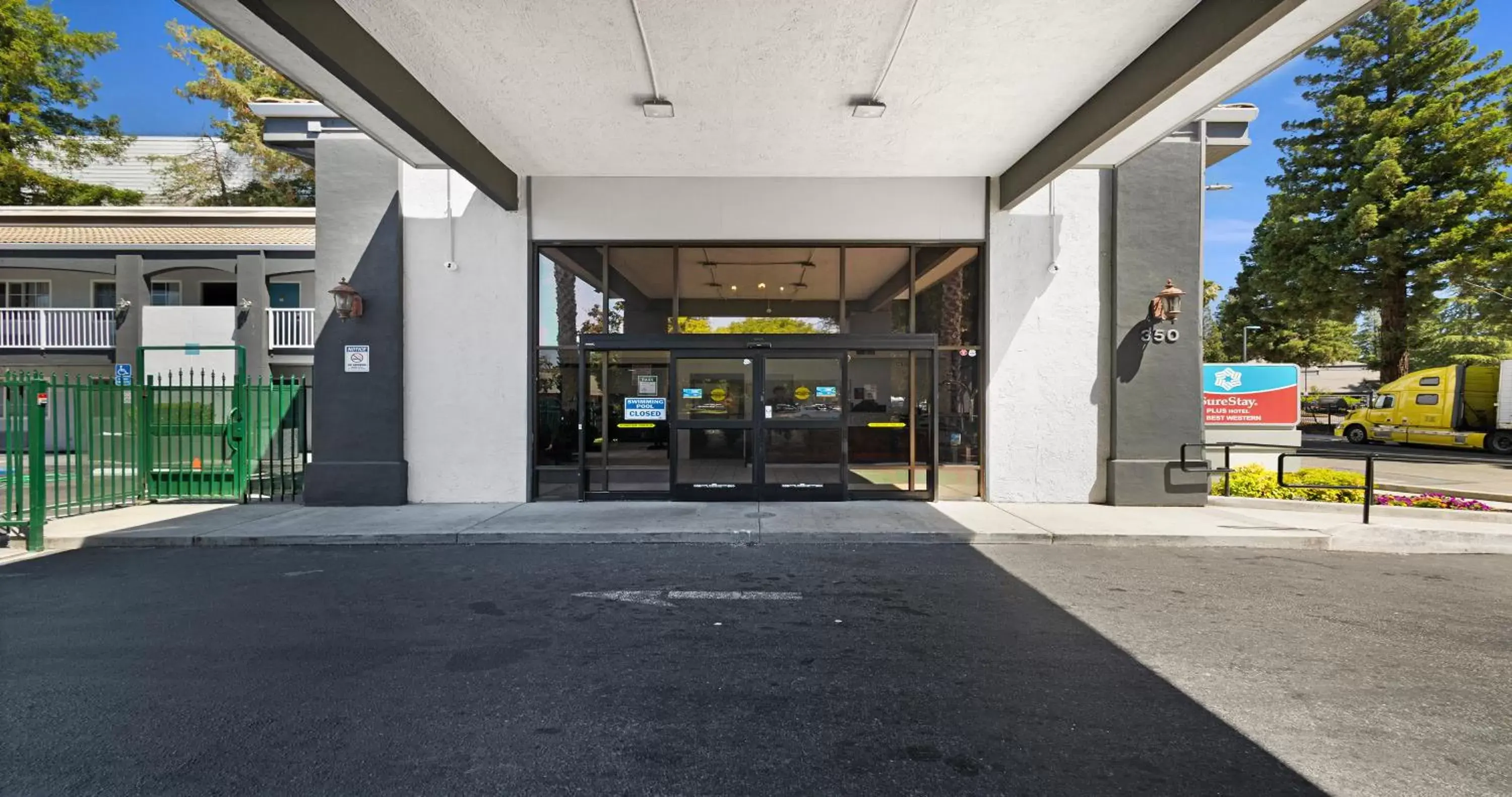 Facade/entrance in SureStay Plus Hotel by Best Western Sacramento North