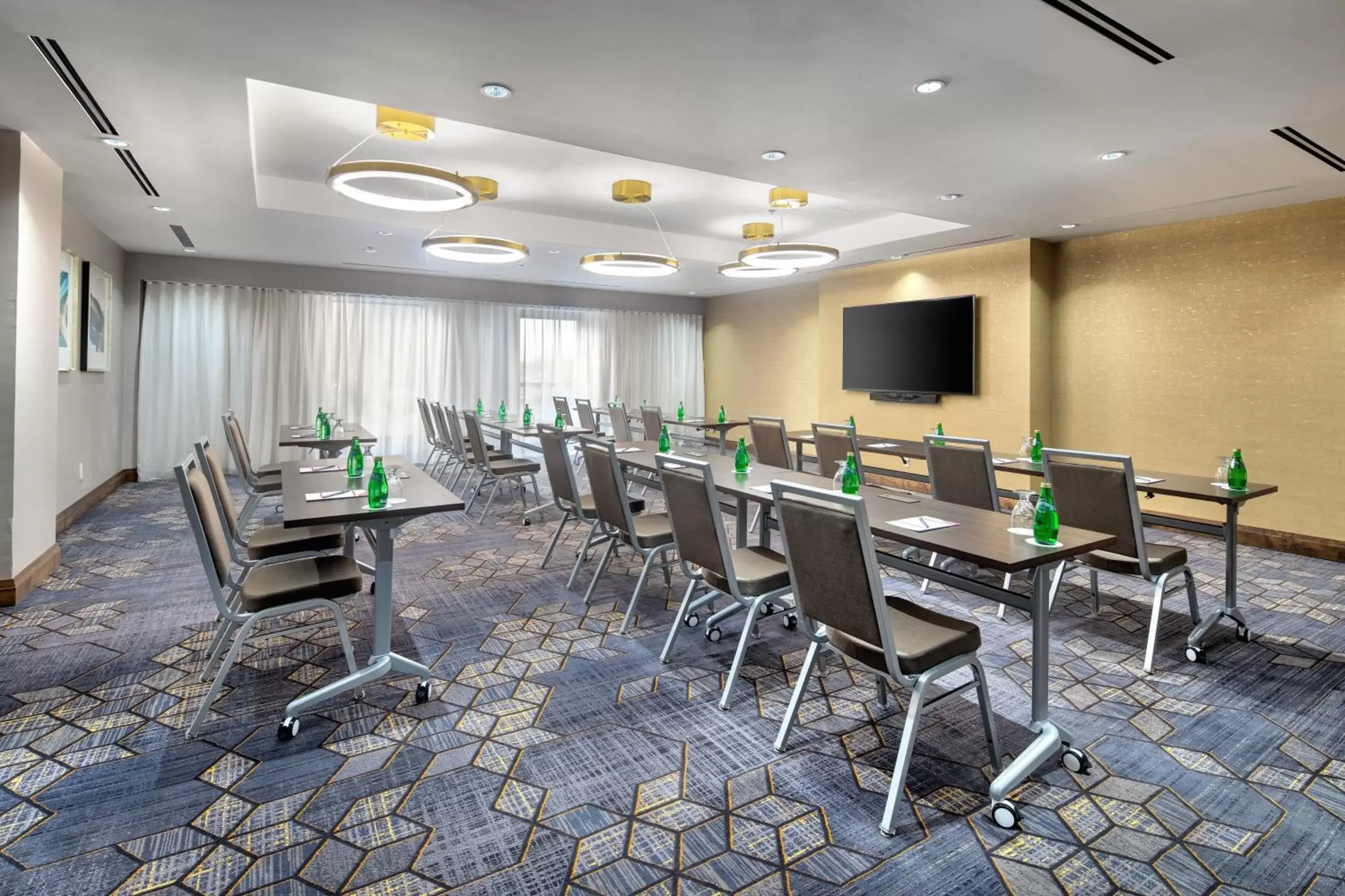 Meeting/conference room in Crowne Plaza Toronto Airport, an IHG Hotel