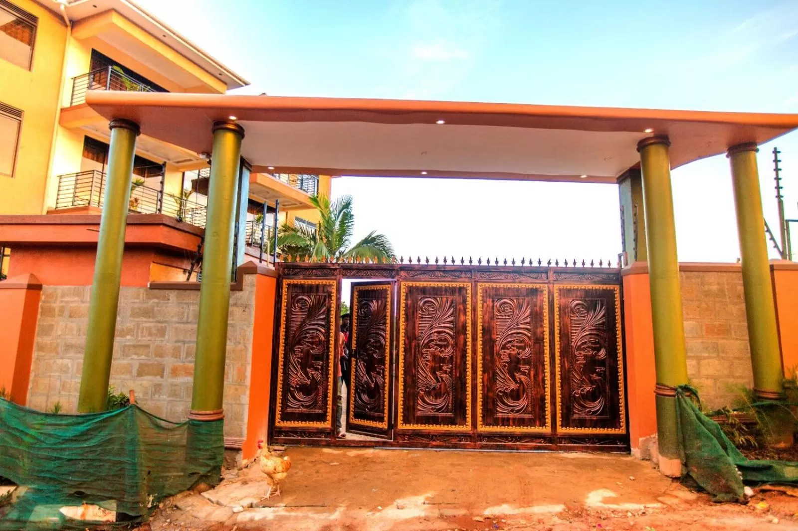 Facade/entrance in Kampala Suburbs Apartment