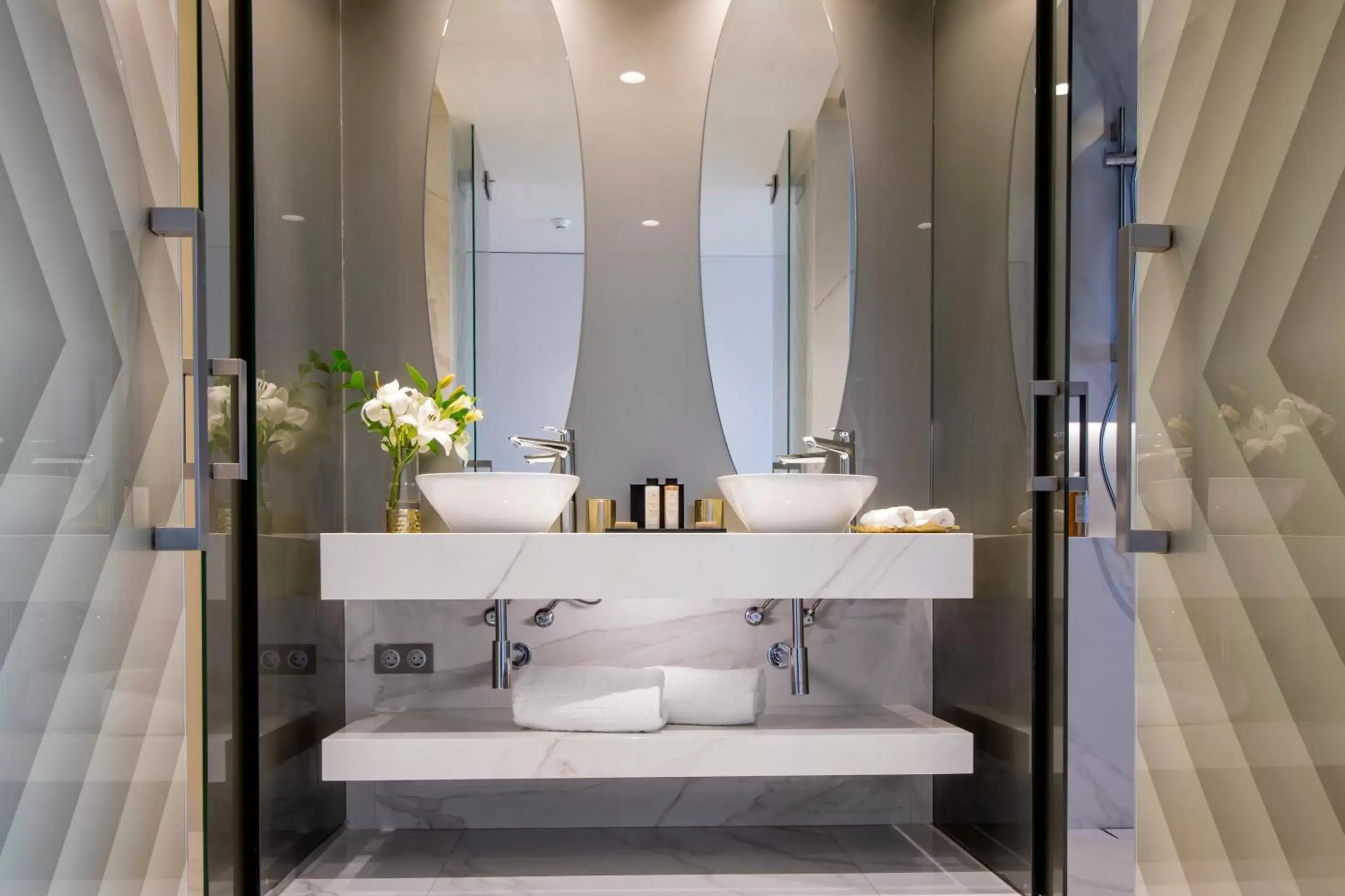 Bathroom in Savoy Palace - The Leading Hotels of the World - Savoy Signature