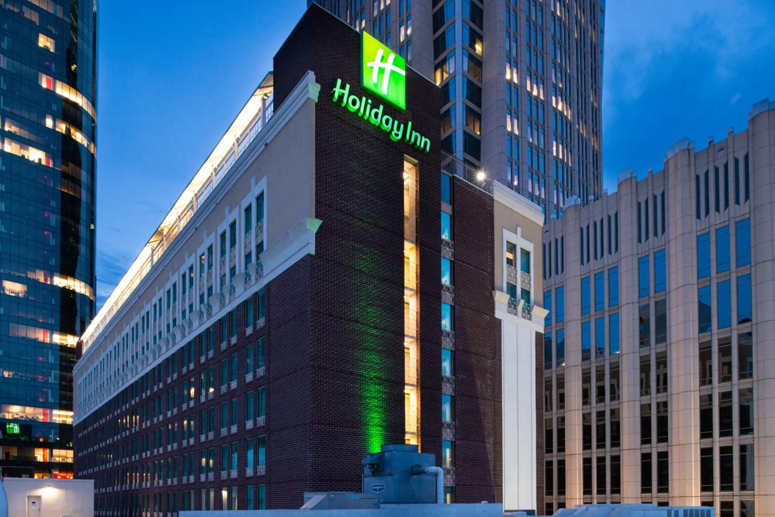 Property building in Holiday Inn Charlotte Center City, an IHG Hotel