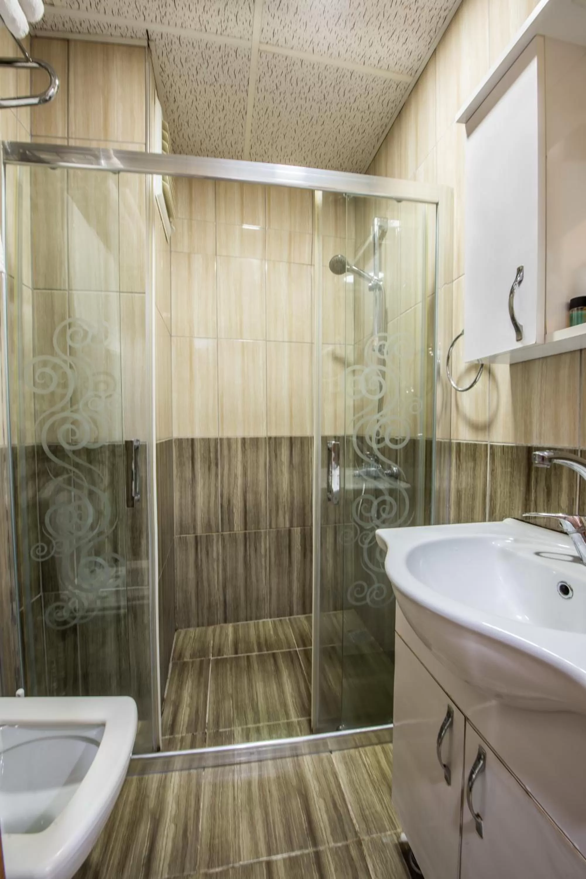 Shower in Istanbul Sirkeci Hotel