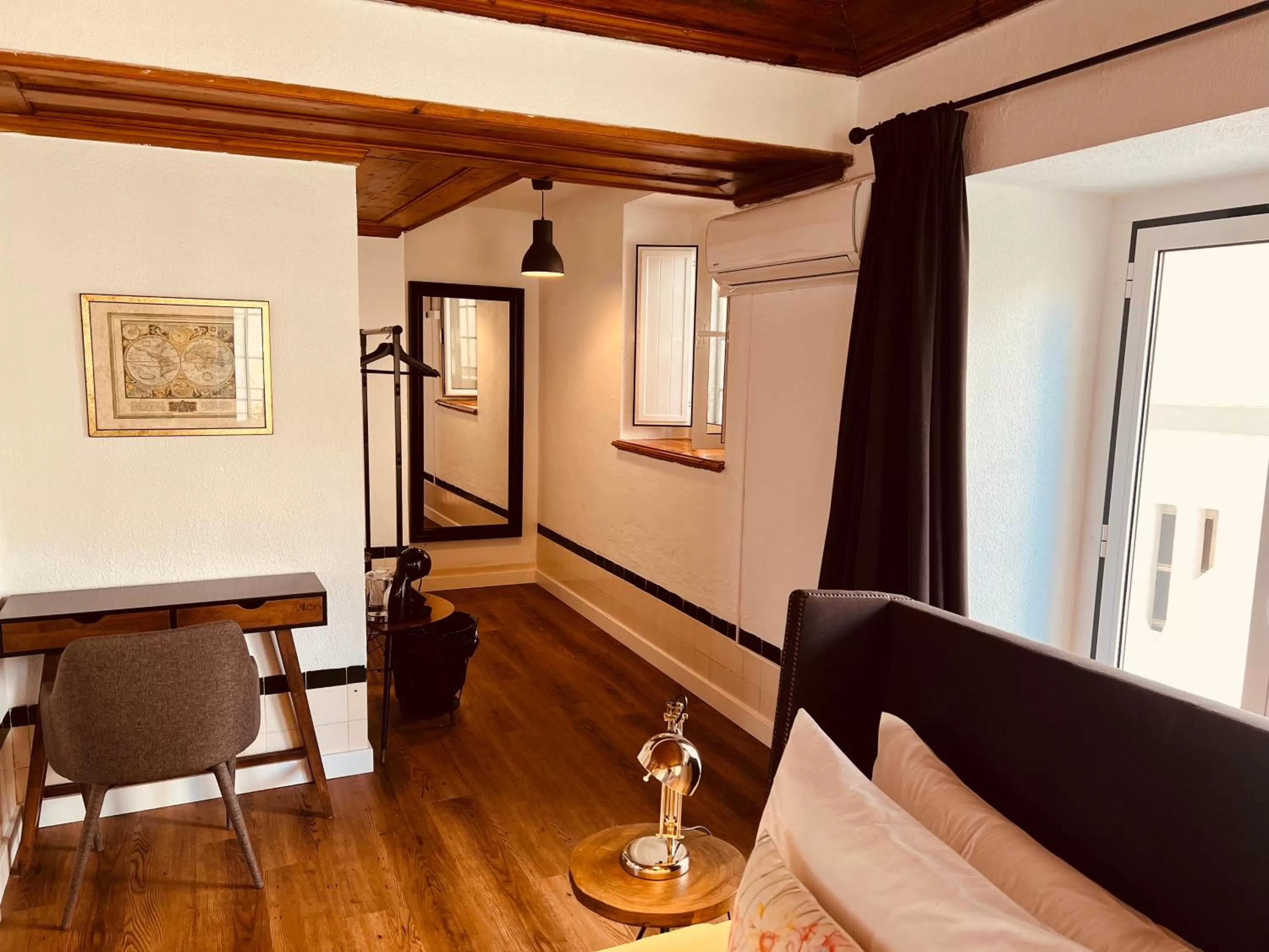 Suite with Balcony and Terrace in Sintra1012 Boutique Guesthouse