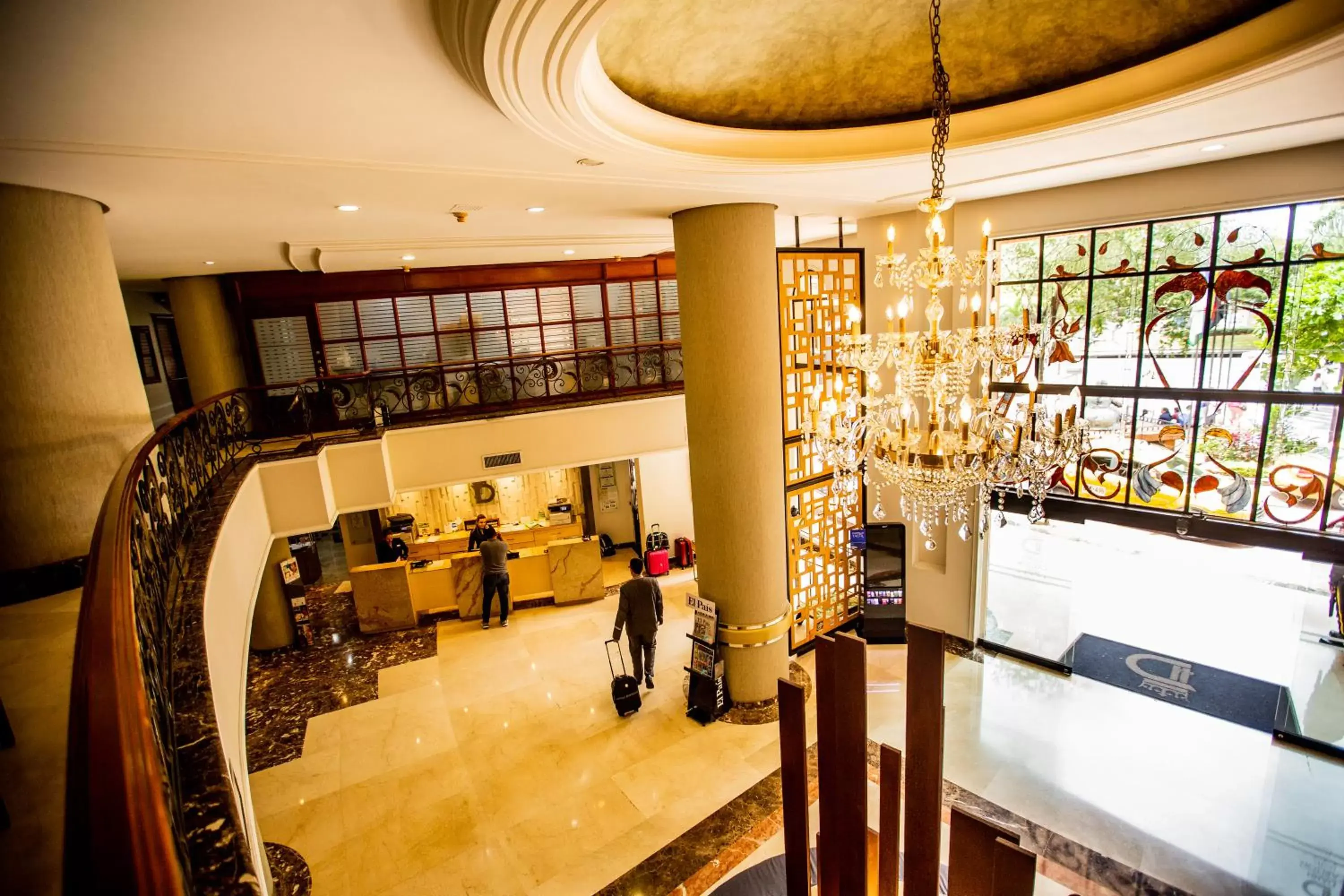 Lobby or reception, Restaurant/Places to Eat in Hotel Dann Cali