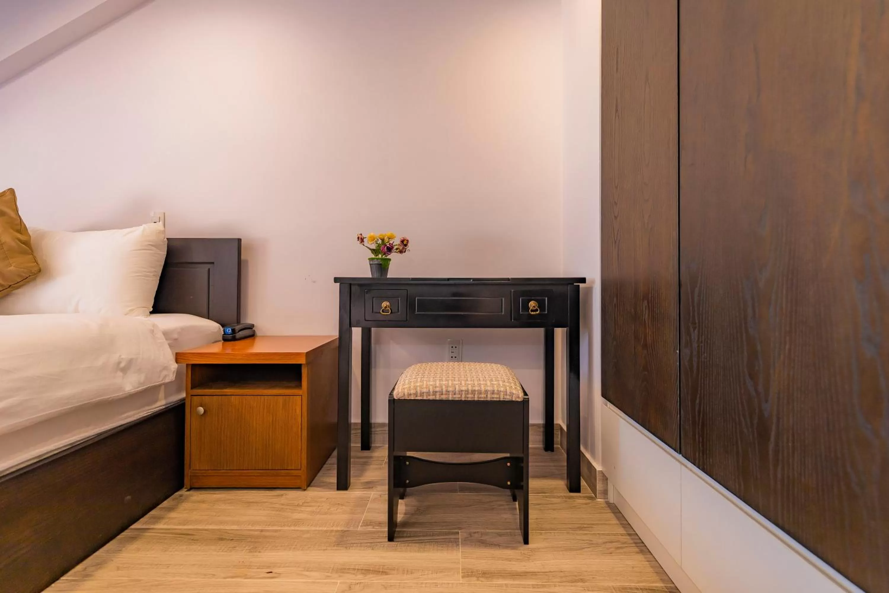 Seating area, Bed in Khanh Uyen 3 Hotel