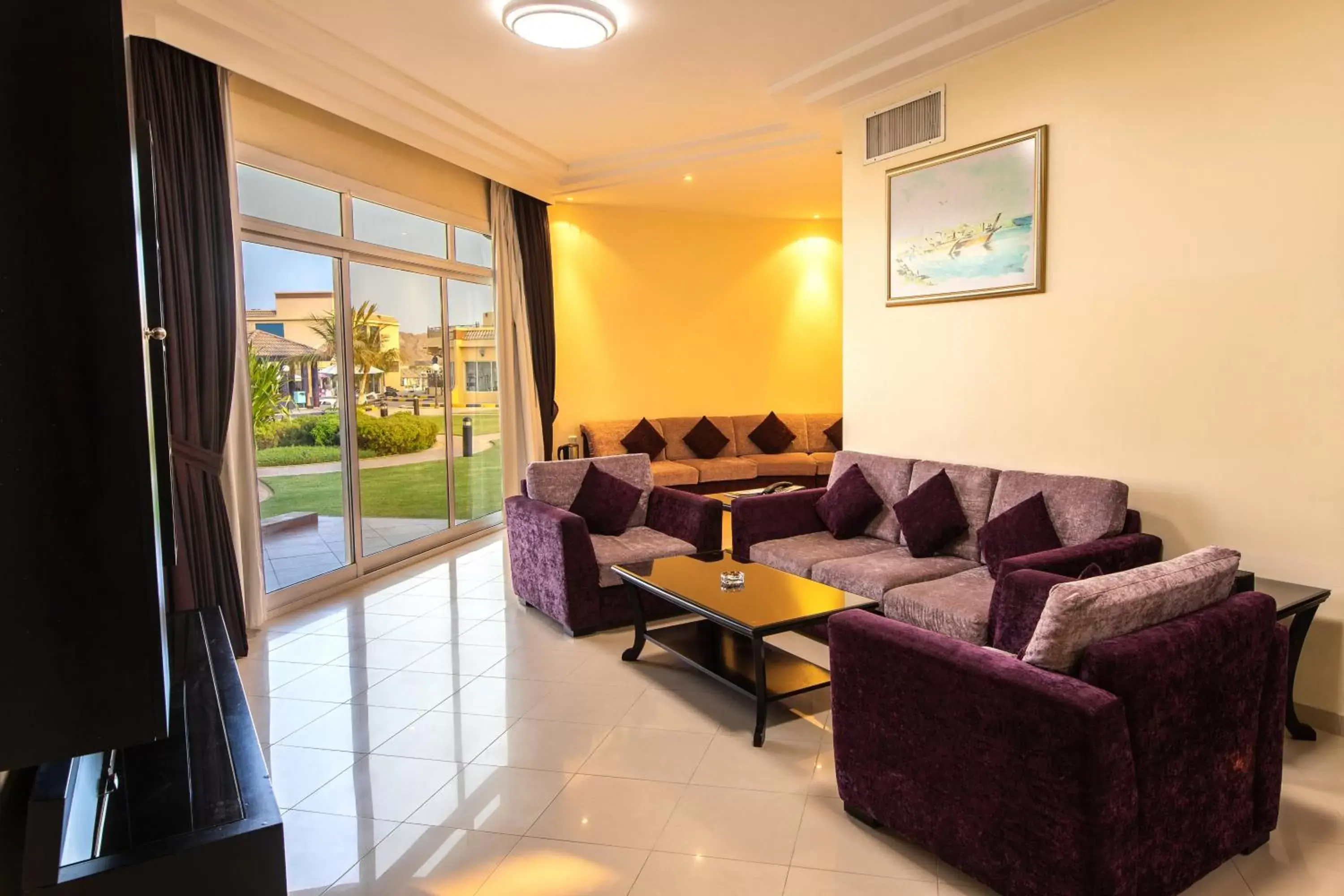 Living room, Seating Area in Royal Beach Hotel & Resort