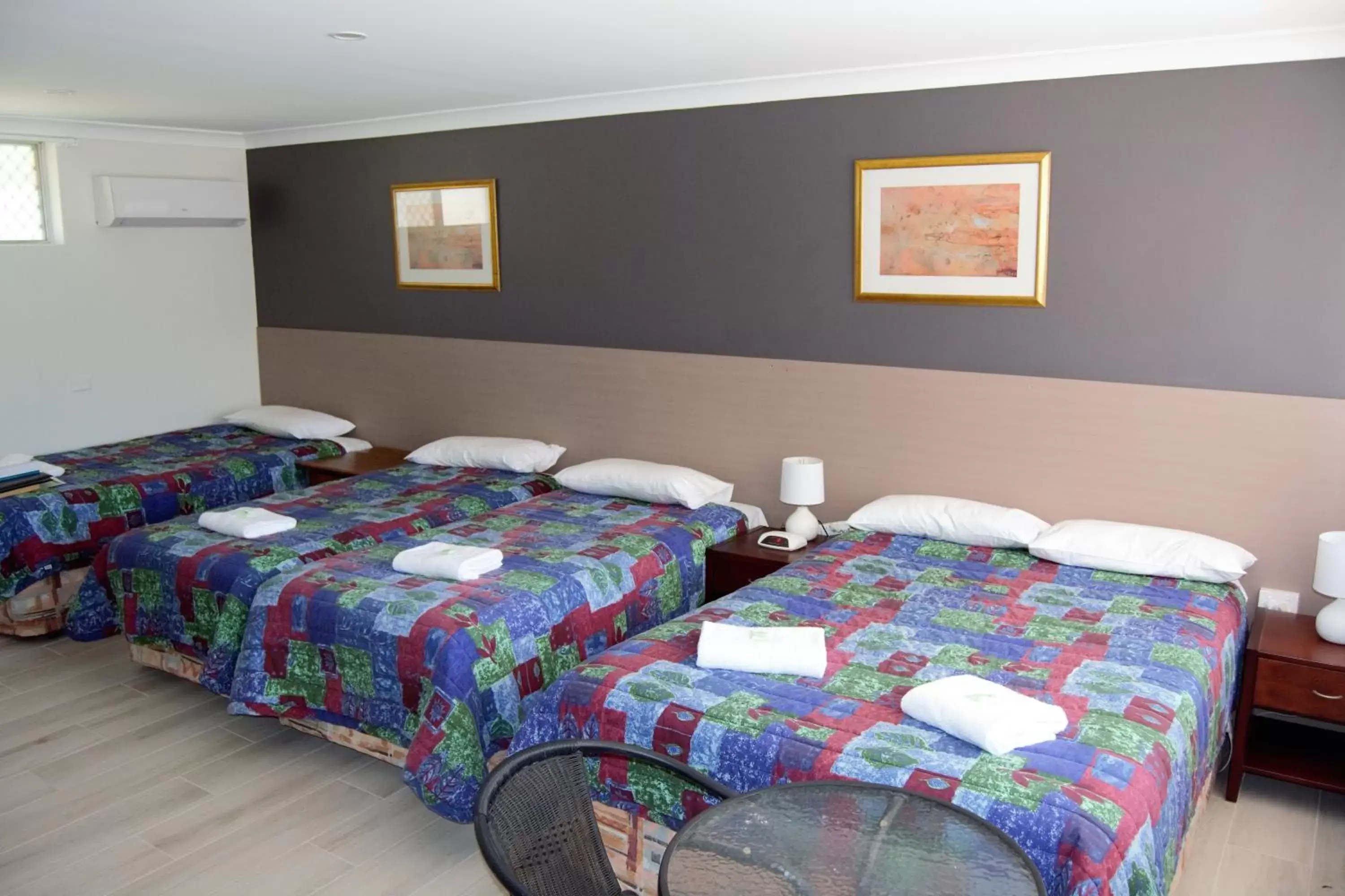 Bed in Civic Motor Inn Bed in Civic Motor Inn