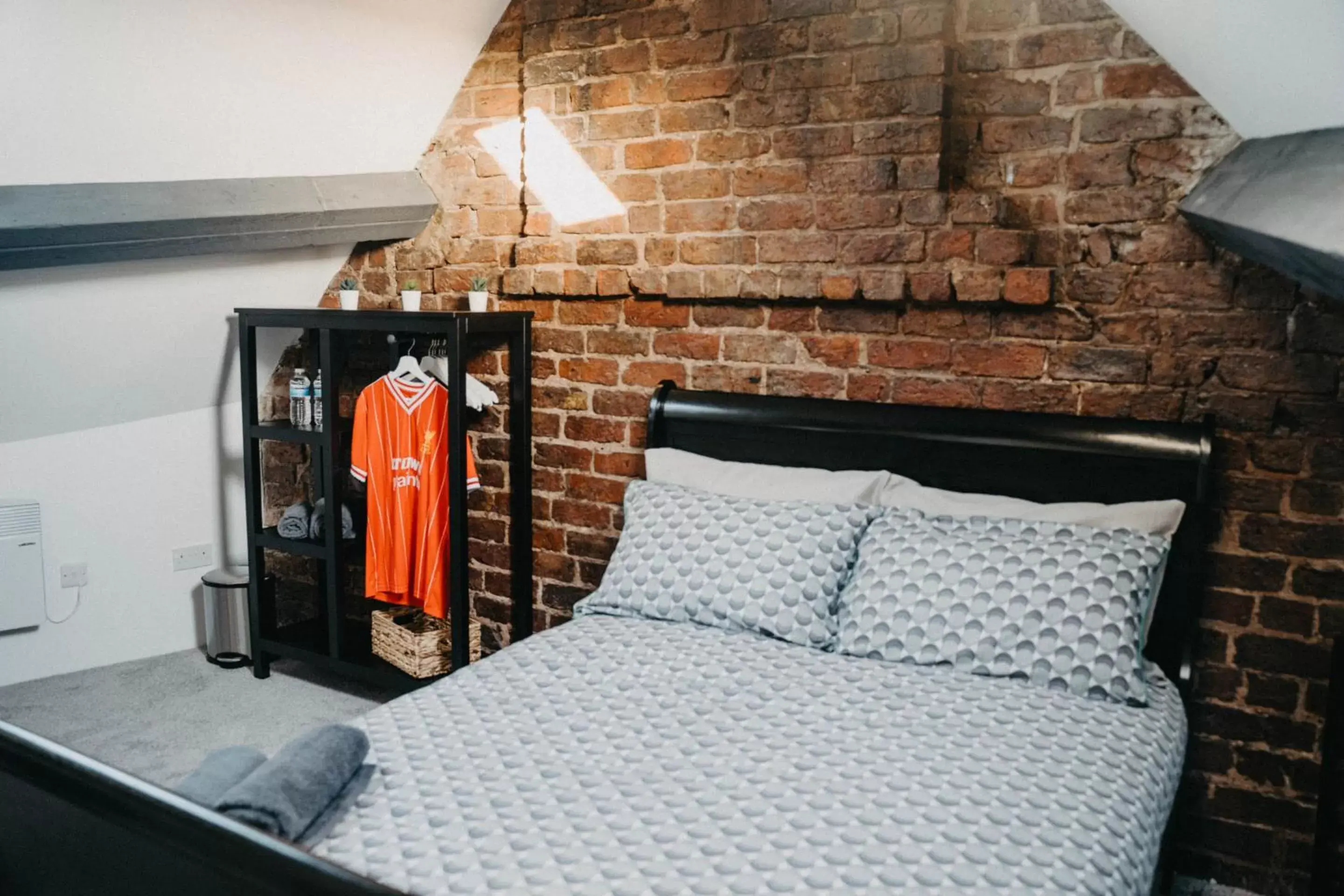 Bedroom, Bed in Flat Iron Anfield