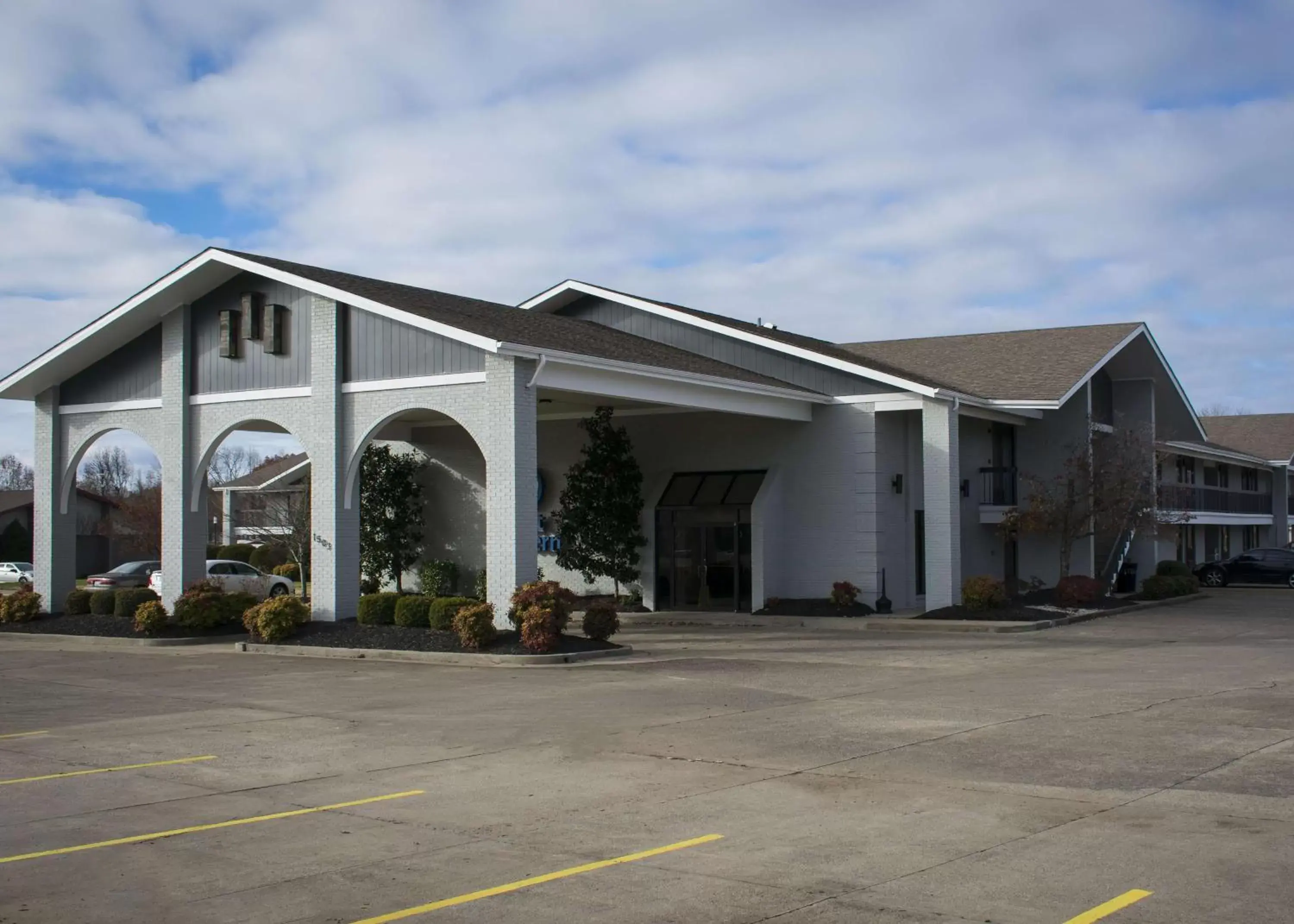 Property building in Best Western University Inn Property building in Best Western University Inn