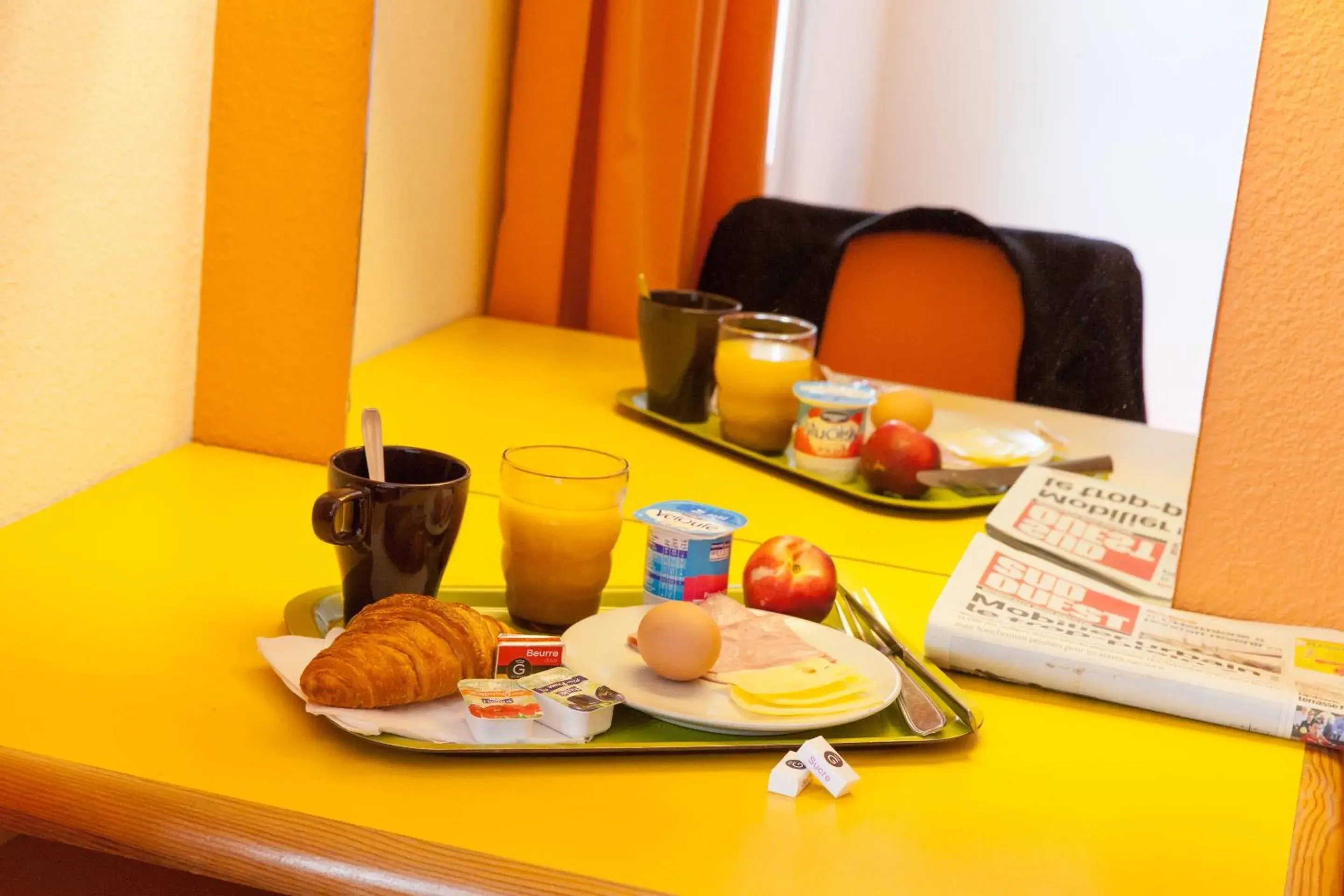 Bedroom, Breakfast in HOTEL LE BORDEAUX LAC Originals Access - Ex P'tit Dej Hotel