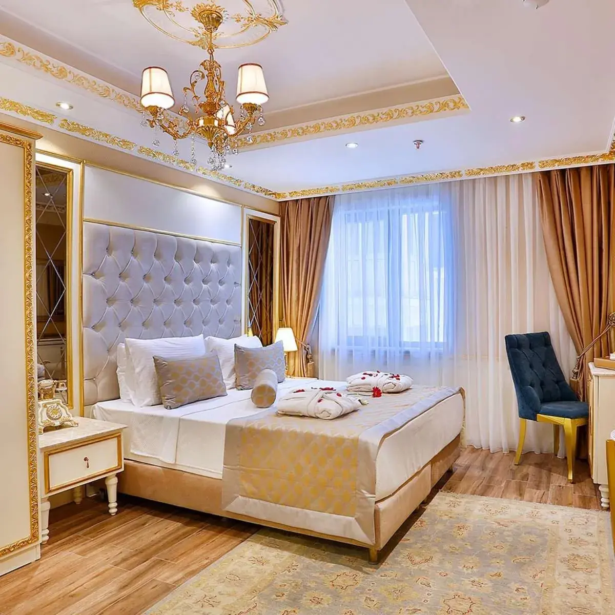 Bedroom, Bed in Hotel Emirhan Palace
