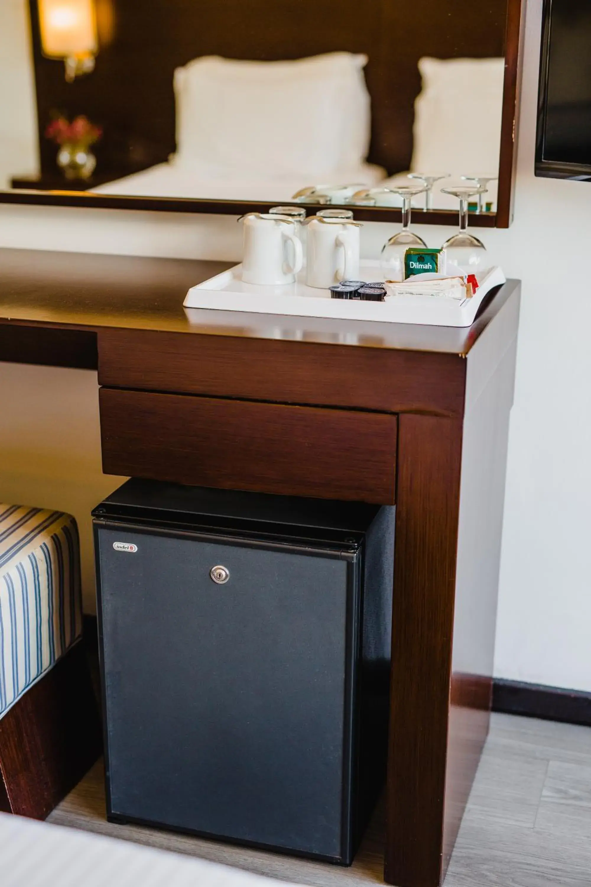 Coffee/tea facilities, Bathroom in Napa Plaza Hotel (Adults Only)