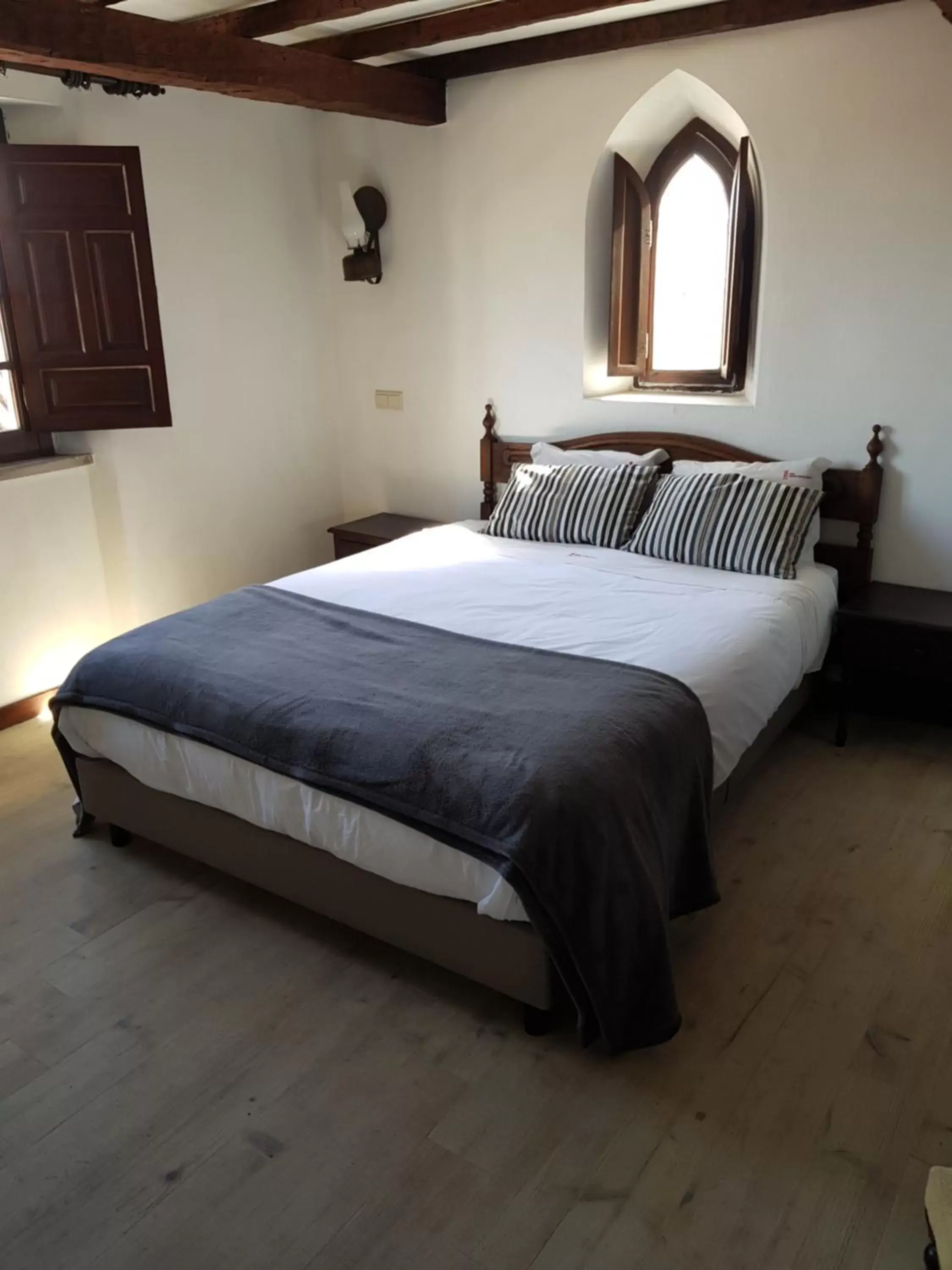 Bedroom, Bed in Rainha Santa Isabel - Óbidos History Hotel