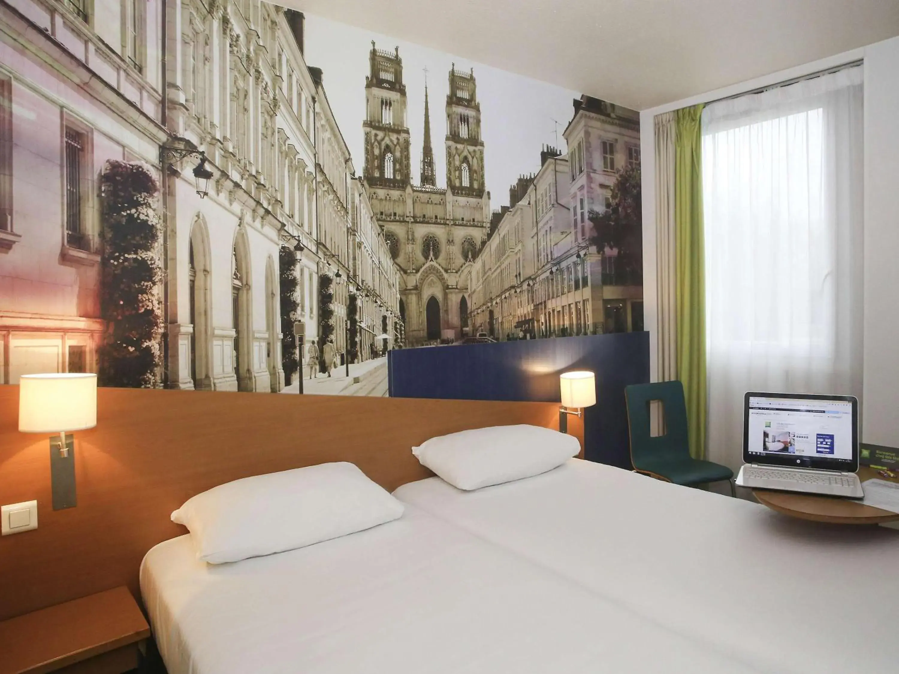 Photo of the whole room, Bed in ibis Styles Orleans