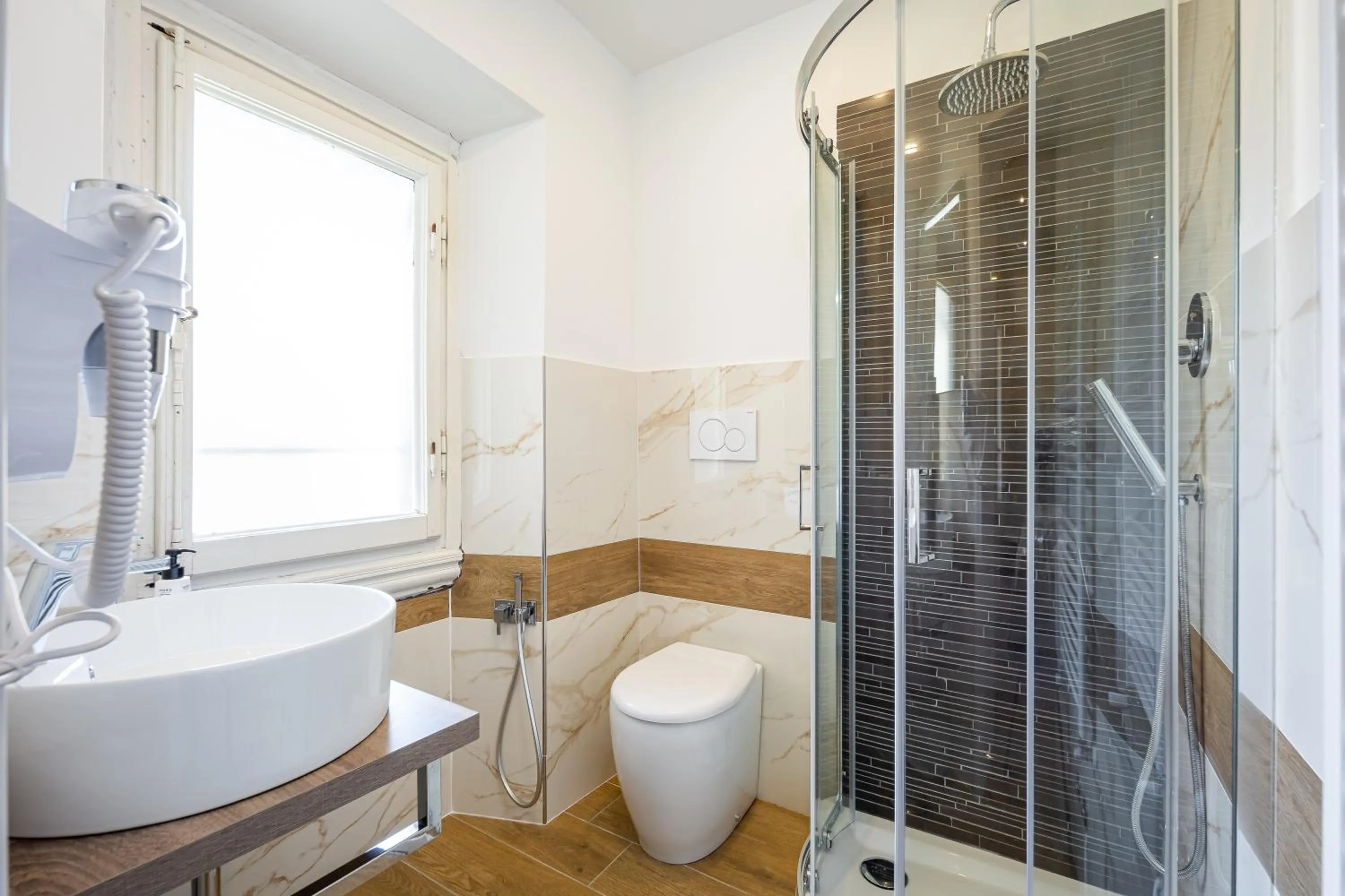 Bathroom in Hotel Bijou Roof Terrace