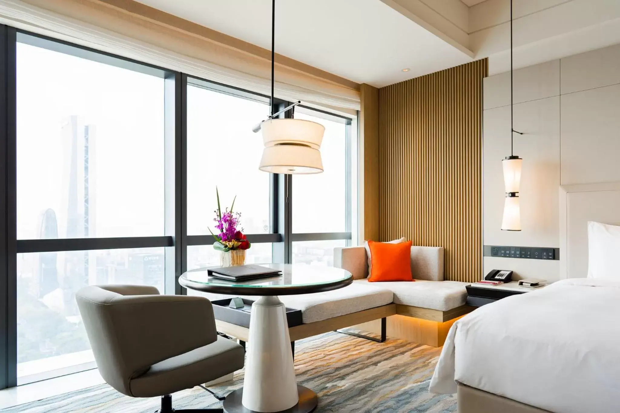 Bedroom, Seating Area in Crowne Plaza Shenzhen Nanshan, an IHG Hotel