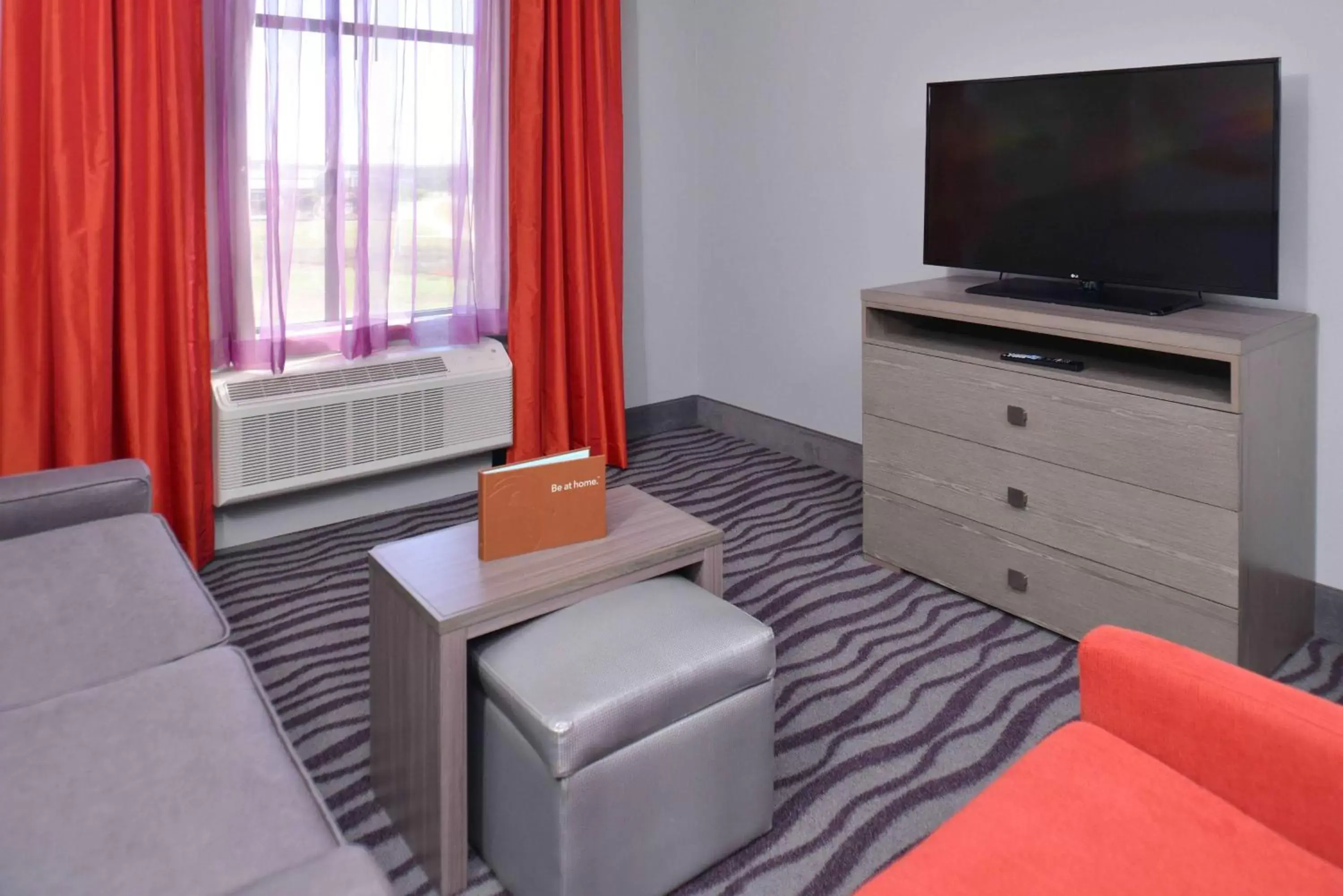 Living room, TV/Entertainment Center in Homewood Suites by Hilton Trophy Club Fort Worth North