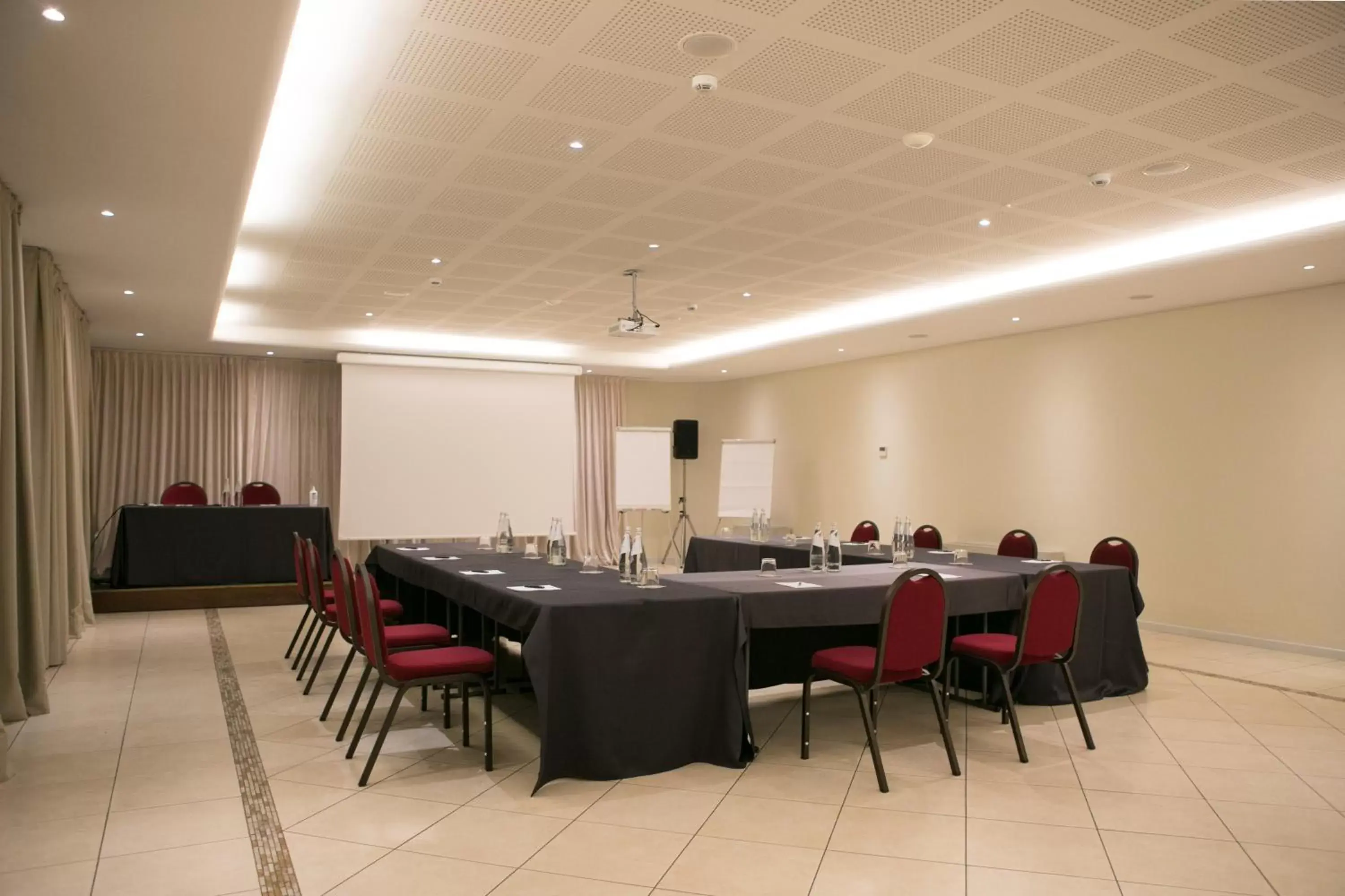 Meeting/conference room in Splendido Bay Luxury Spa Resort