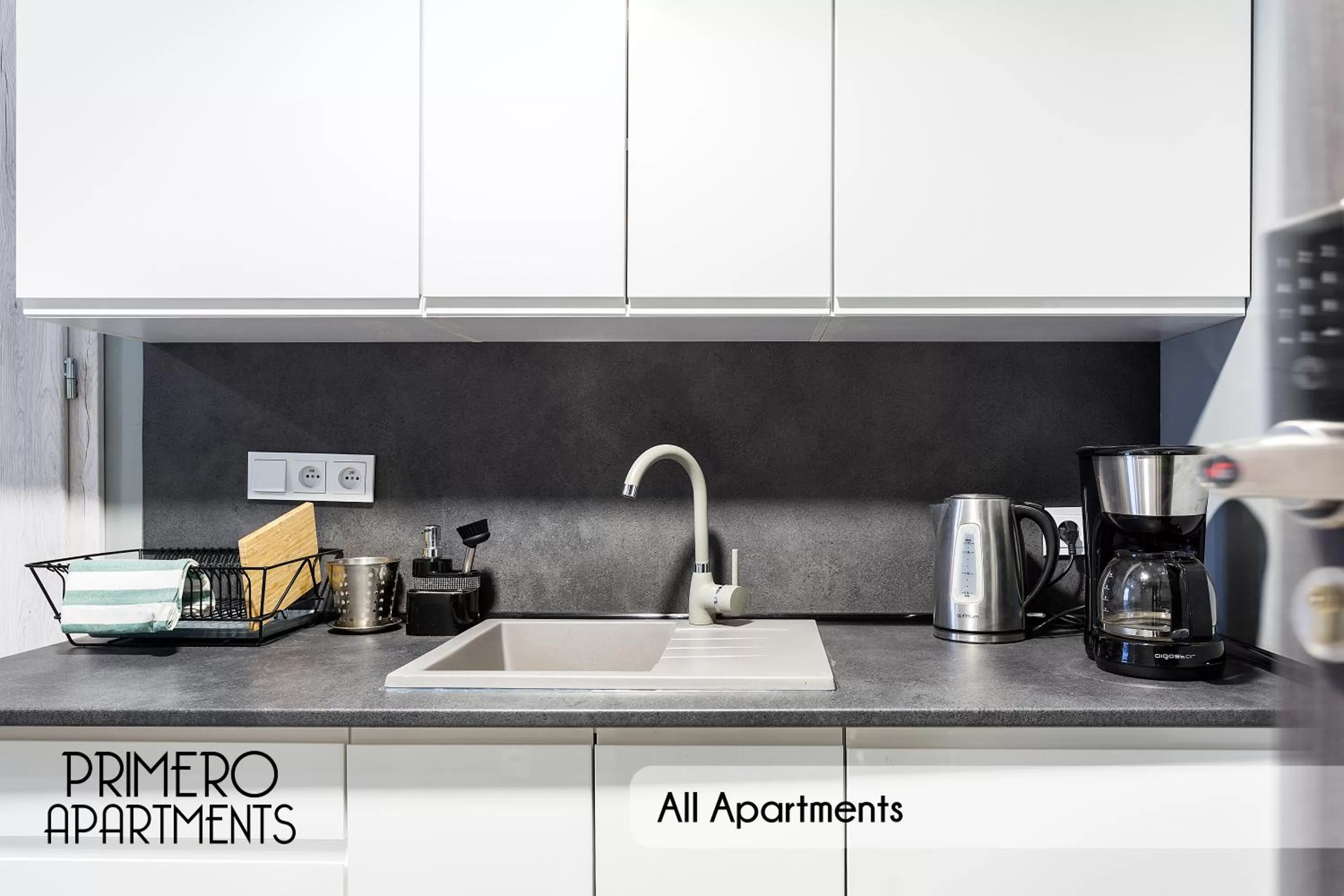 Coffee/tea facilities, Kitchen/Kitchenette in PRIMERO Elegant Apartments KRAKÓW Old Town