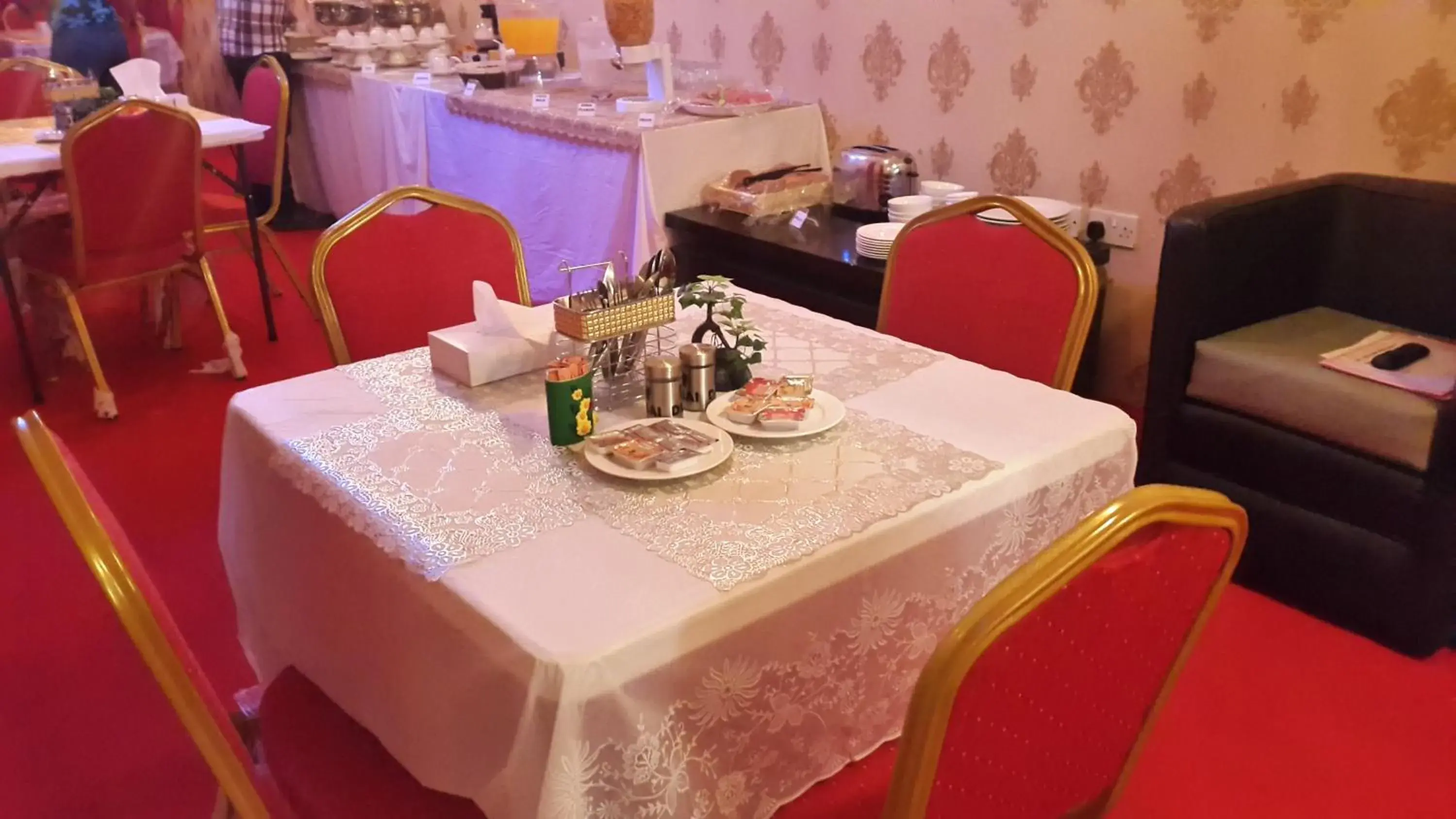 Buffet breakfast, Restaurant/Places to Eat in AL Raien Hotel Apartment