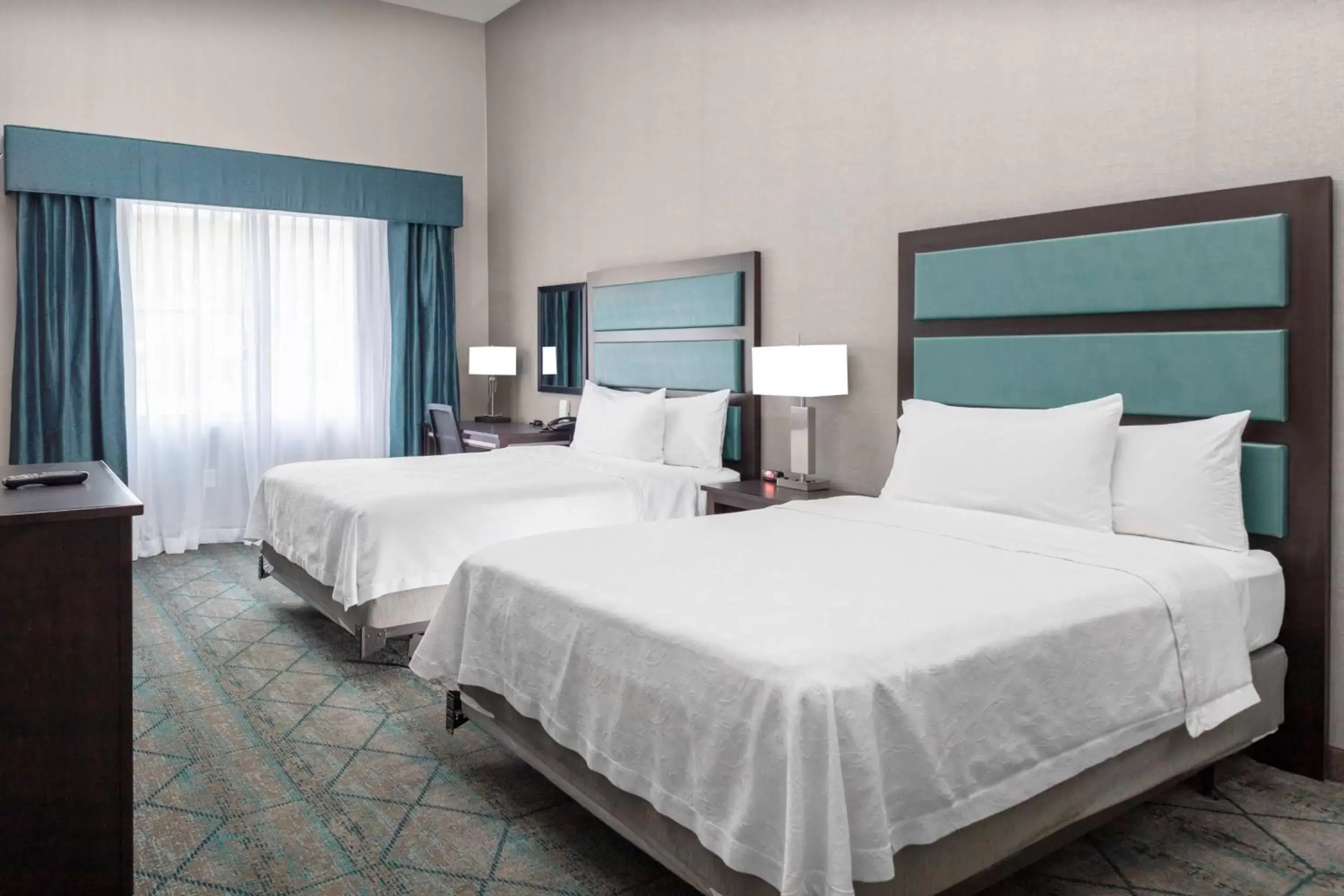 Bed in Homewood Suites by Hilton Phoenix Airport South