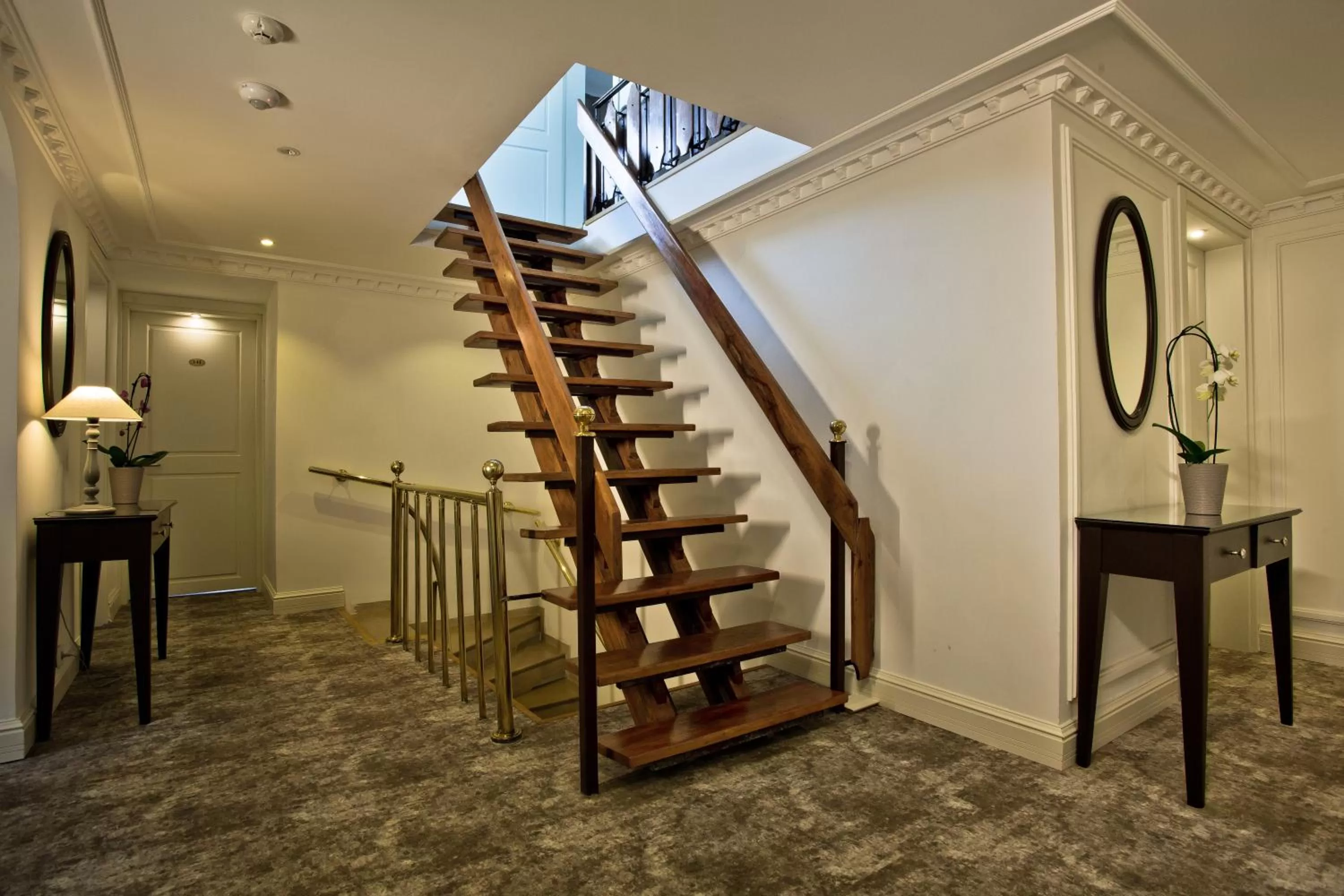 Villa Blanche Hotel SPA & Garden Pool