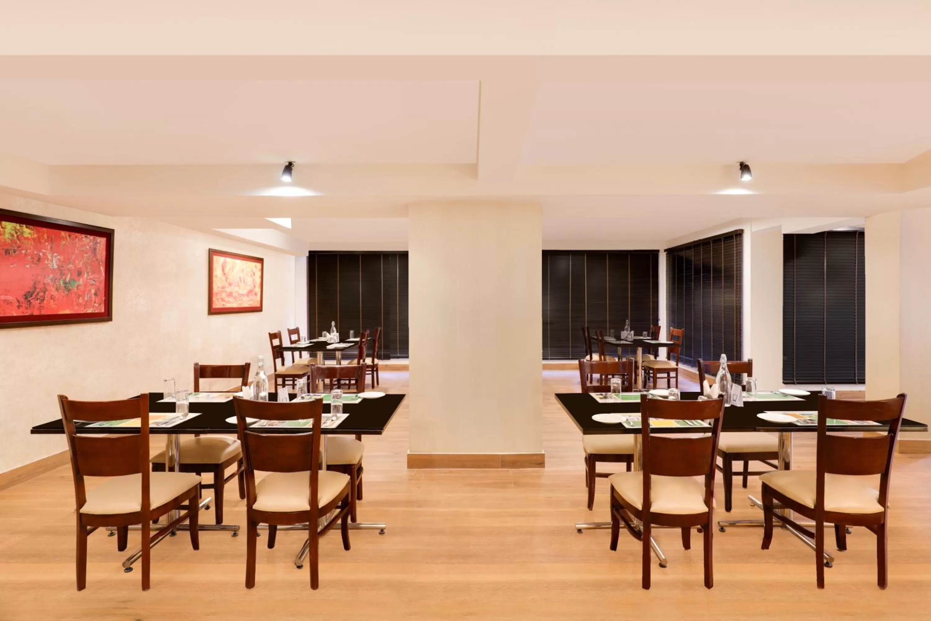 Restaurant/Places to Eat in Lemon Tree Hotel Manali