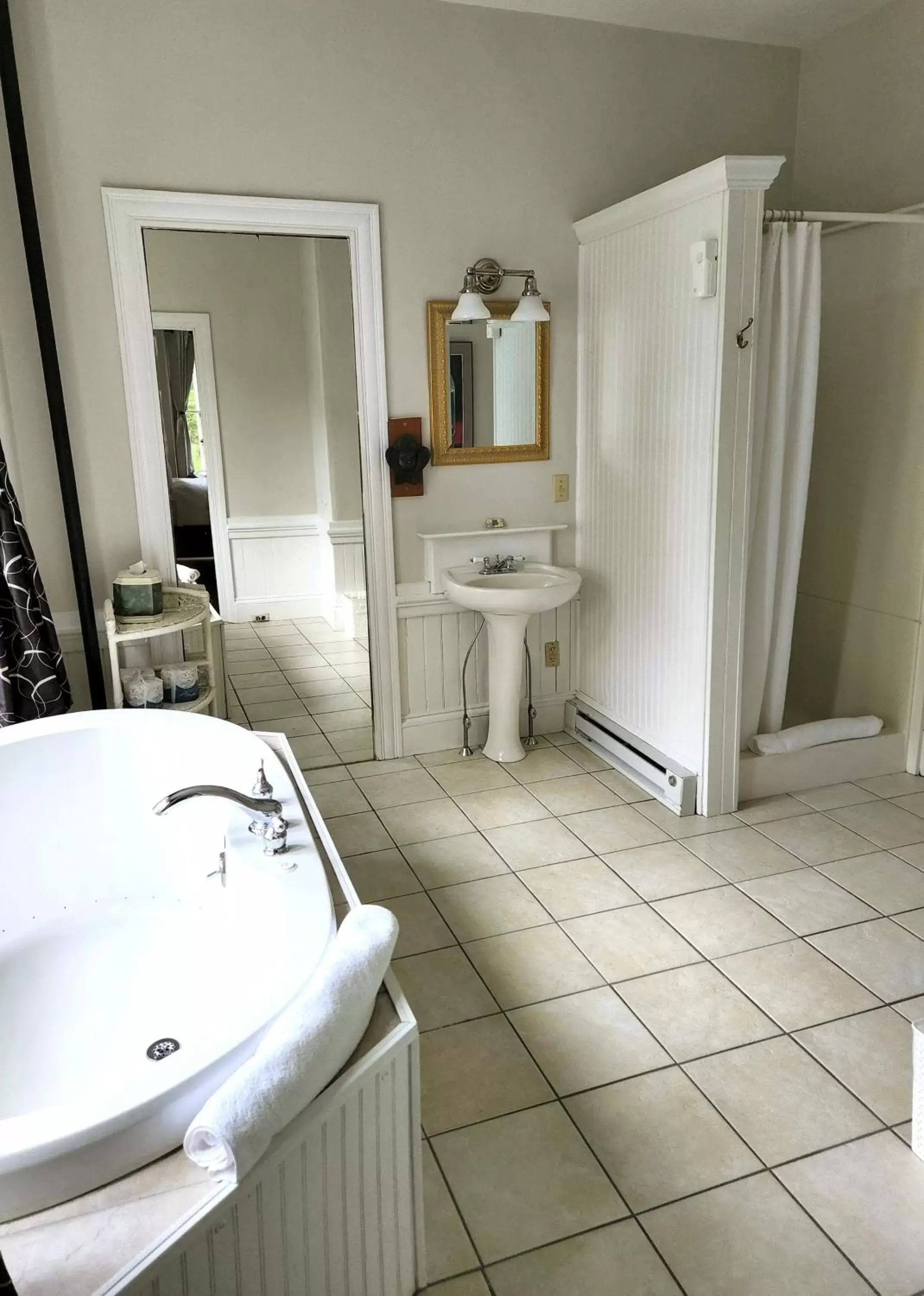 Bathroom in Belfry Inn and Bistro