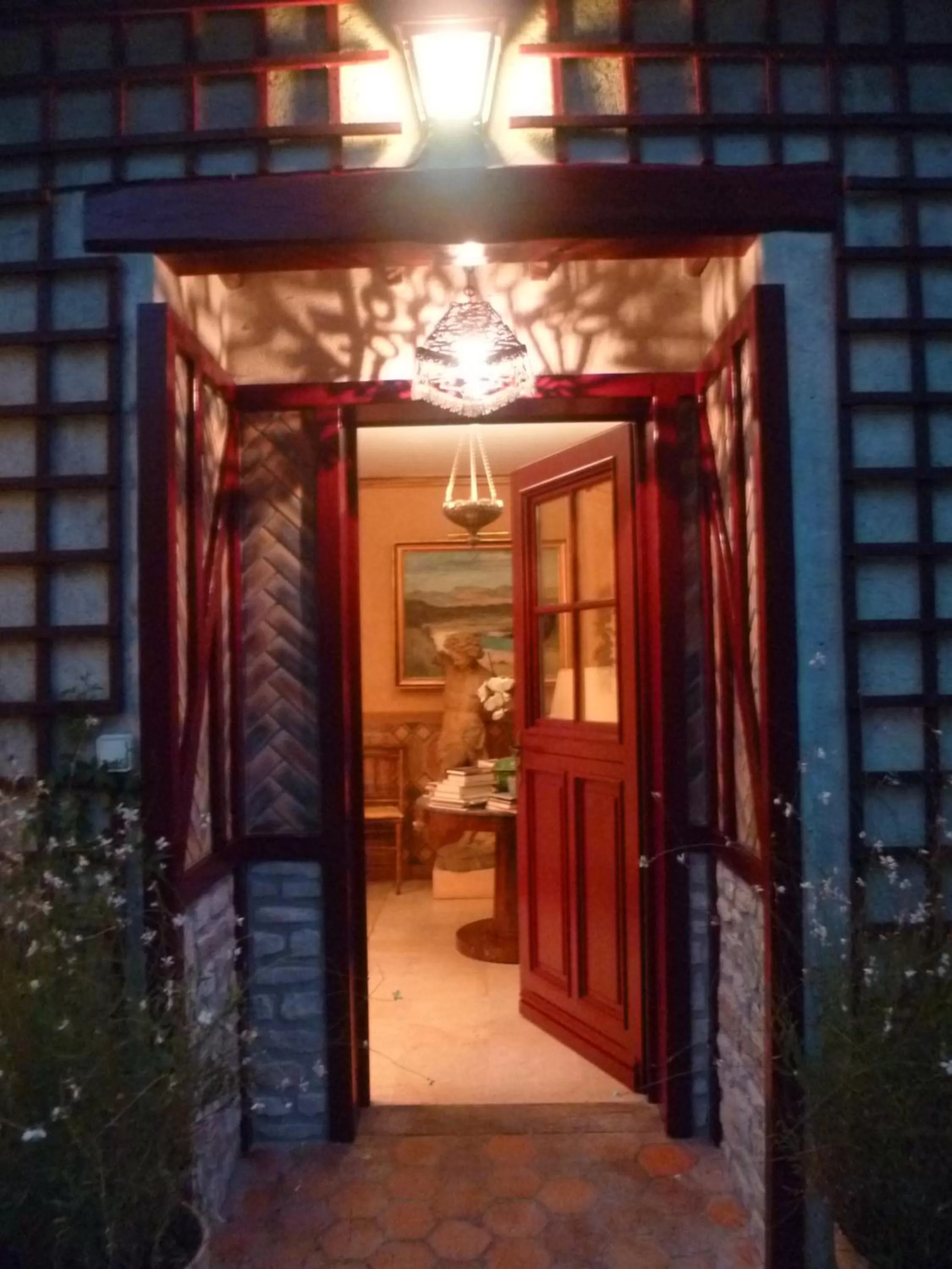 Facade/entrance in Toute Une Histoire près de Fontainebleau