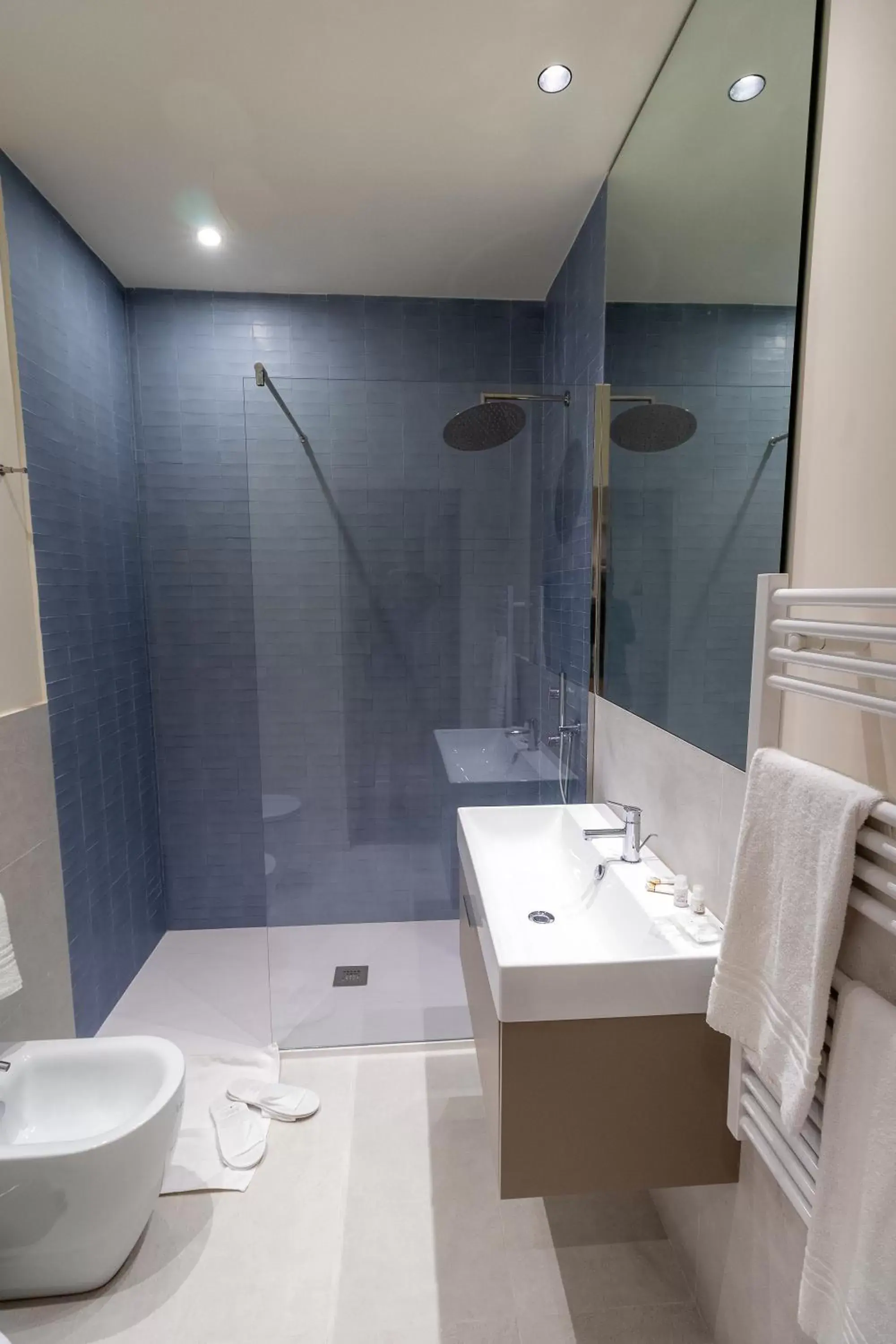 Shower, Bathroom in Pasubio Quattro BB