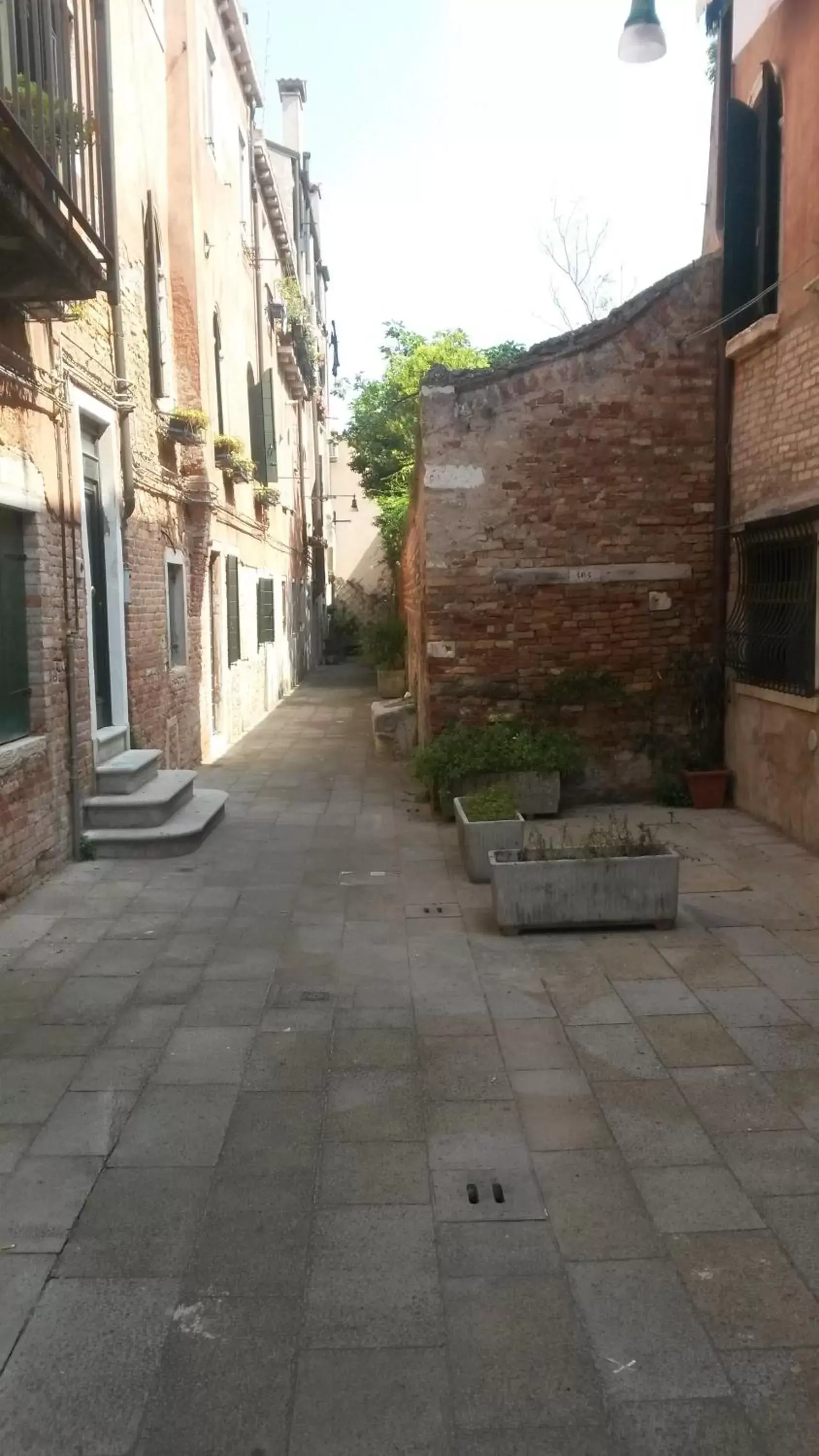 Inner courtyard view in Locanda Ca' del Brocchi