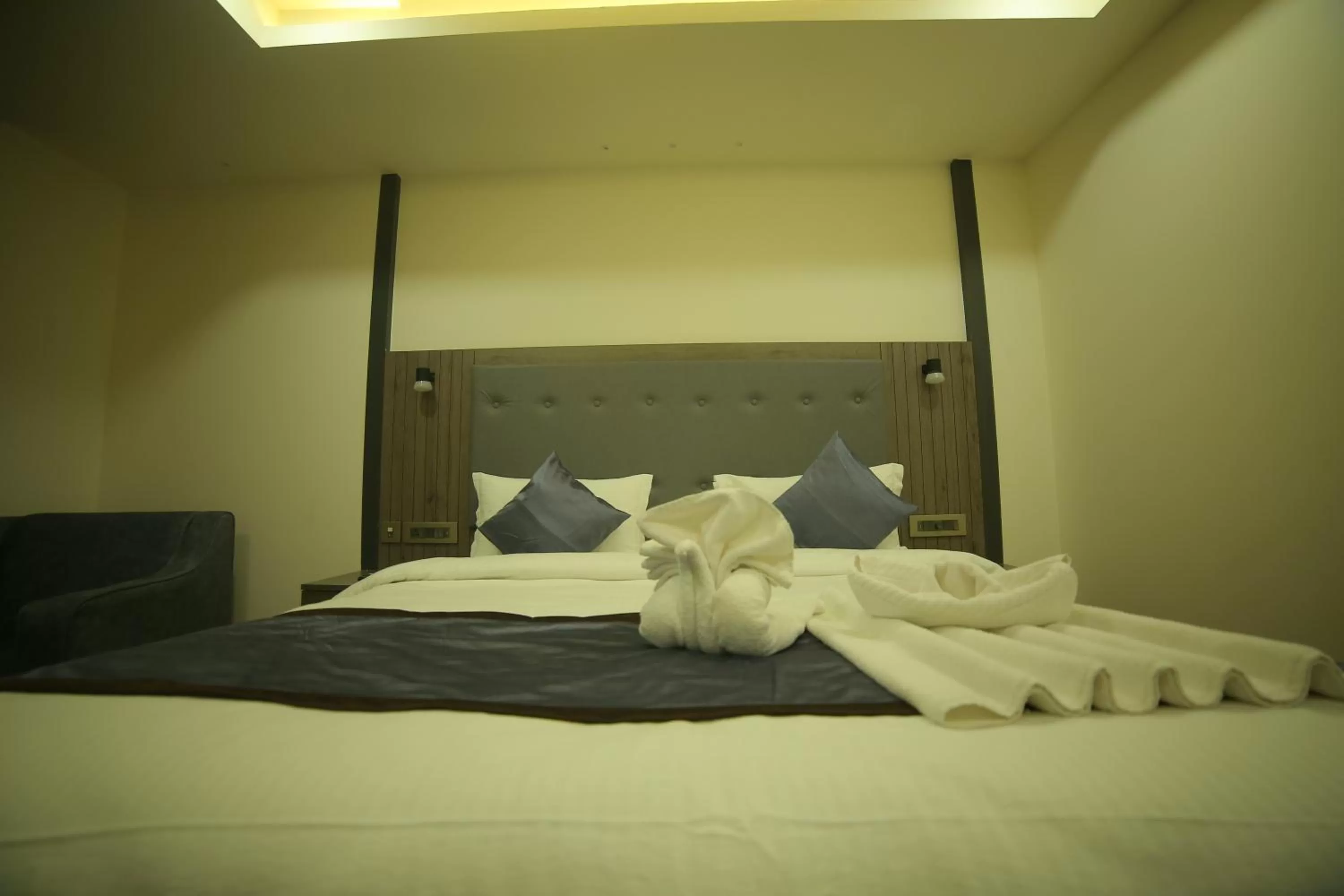 Photo of the whole room, Bed in Sree Fortune Grand, Tadepalli