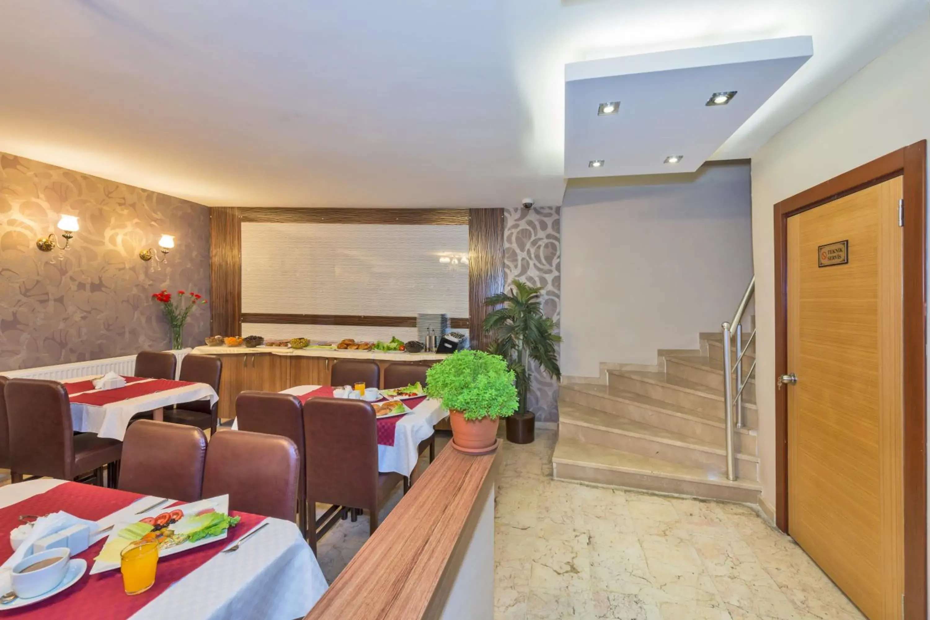 Restaurant/places to eat in Erbazlar Hotel