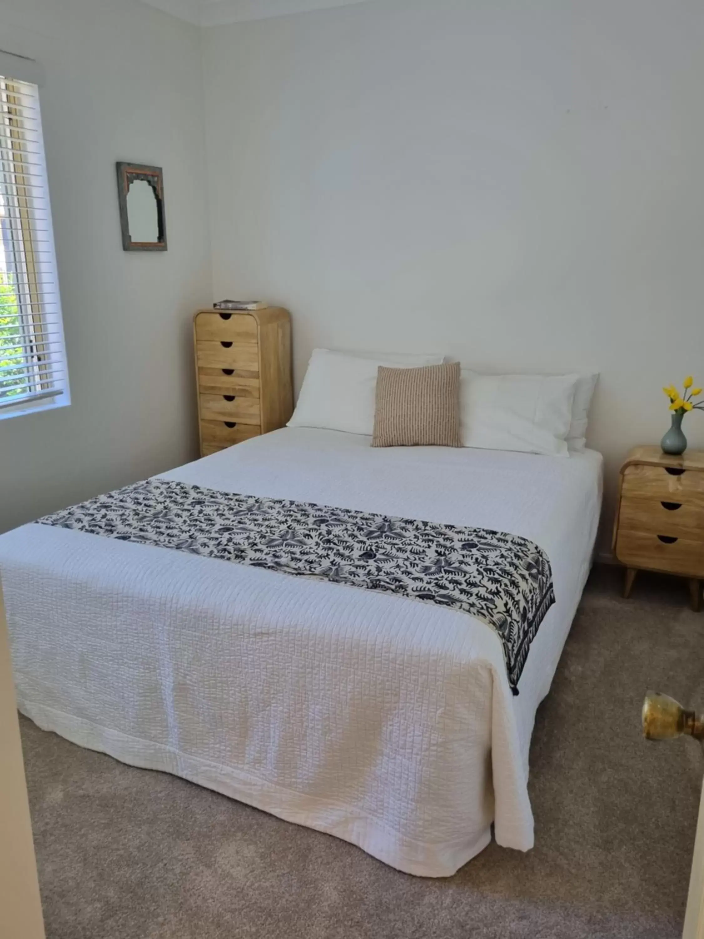 Bed in Terrigal Sails Serviced Apartments