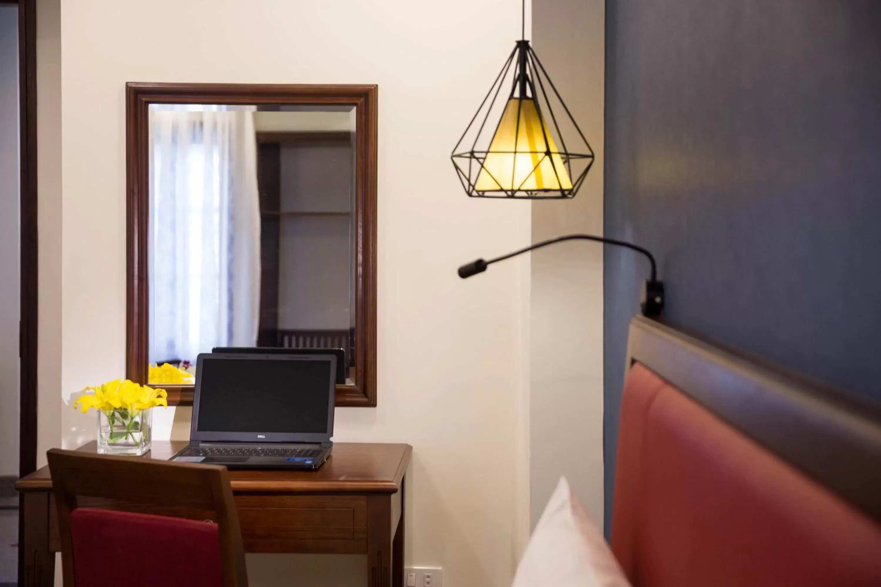 Seating area in Holiday Emerald Hotel Seating area in Holiday Emerald Hotel