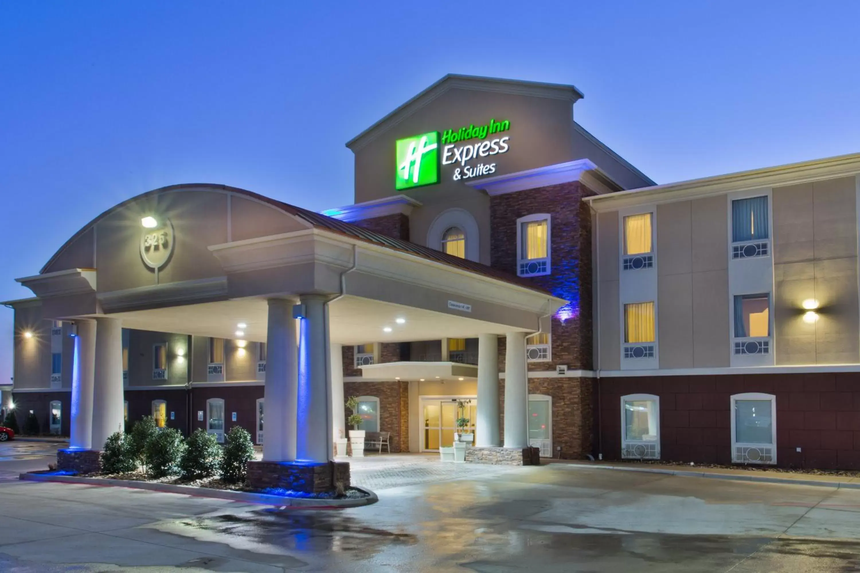 Property building in Holiday Inn Express Hotel & Suites Alvarado, an IHG Hotel