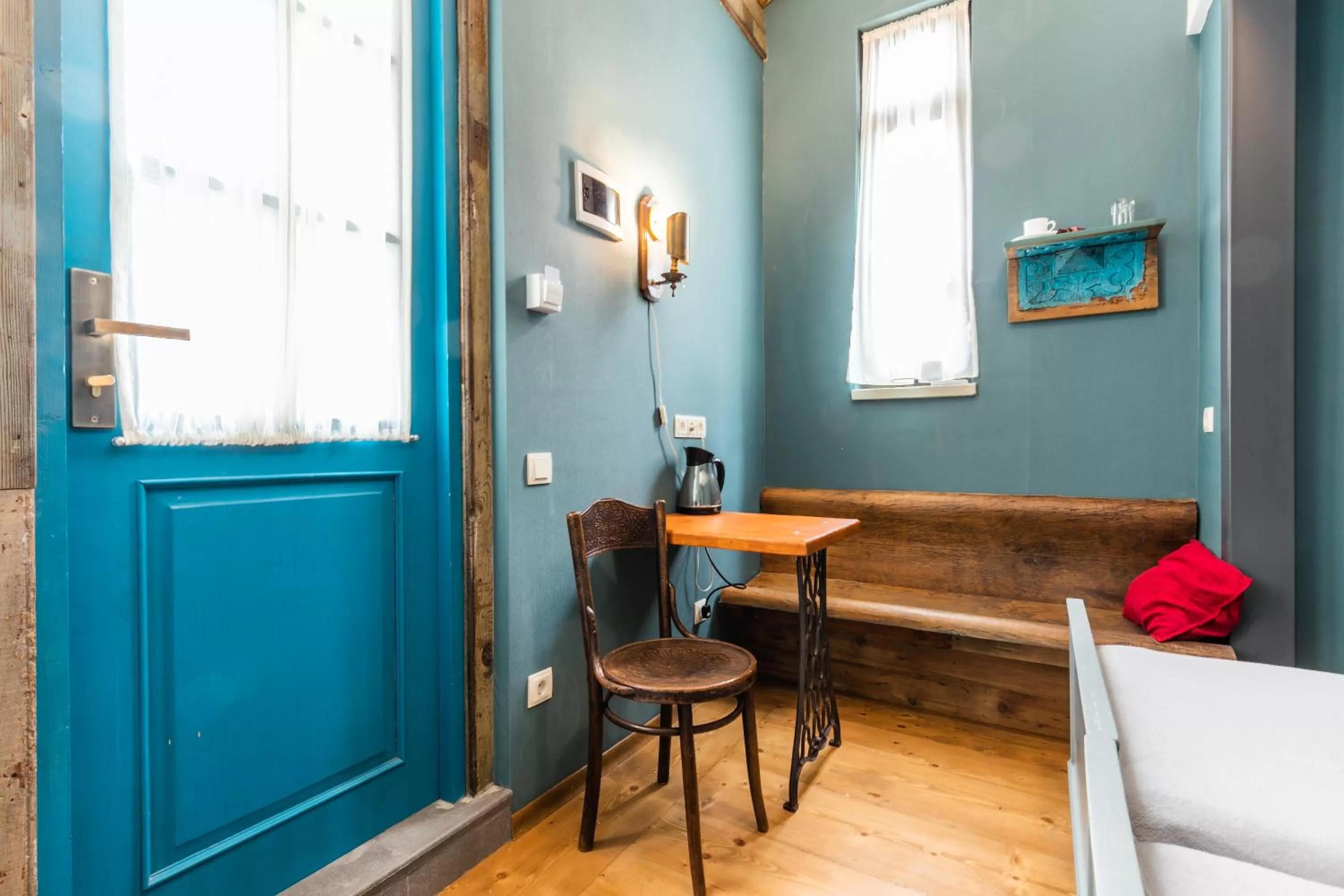 Photo of the whole room in 3 Heritage Rooms