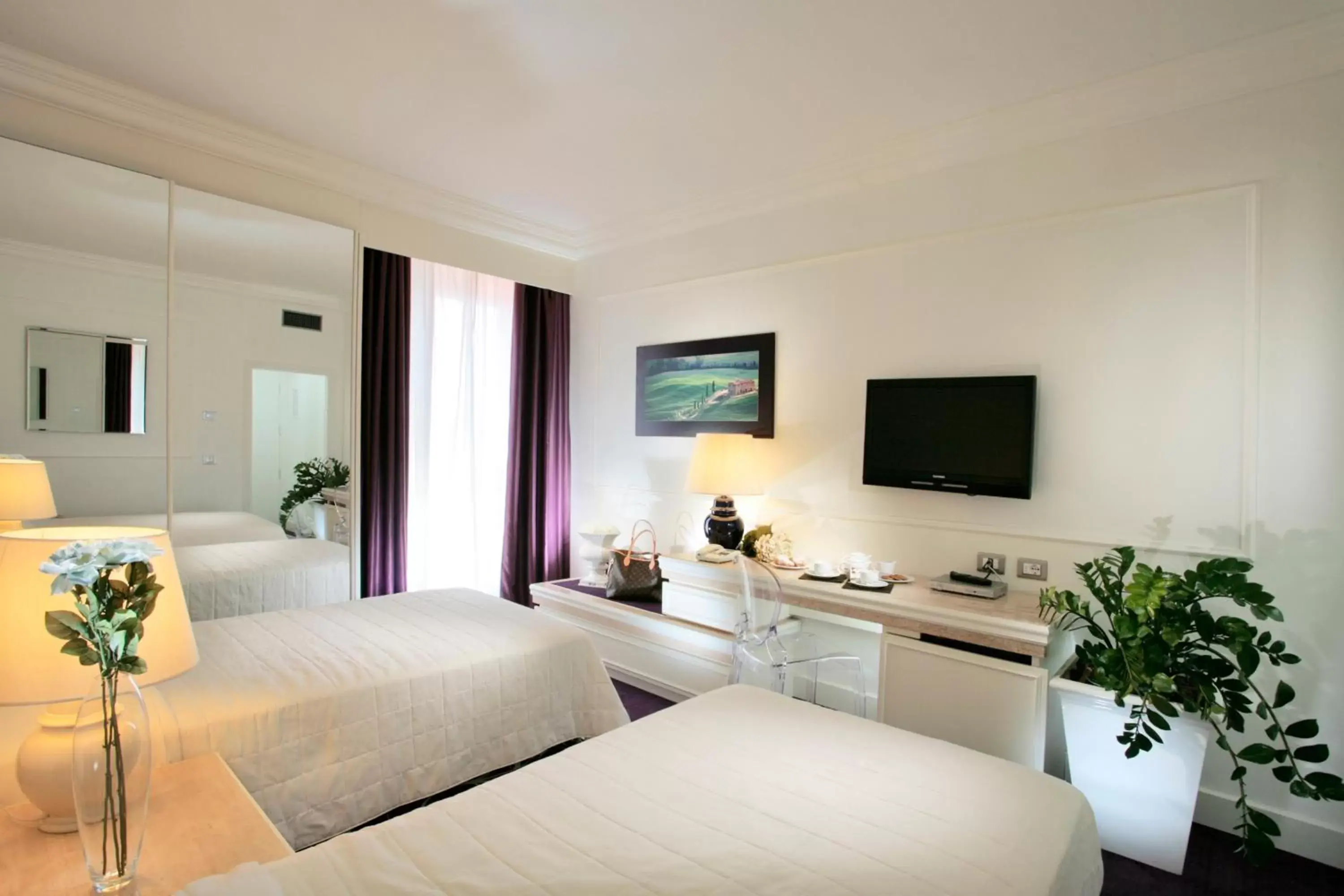 Bed, TV/Entertainment Center in Etrusco Arezzo Hotel - Sure Hotel Collection by Best Western