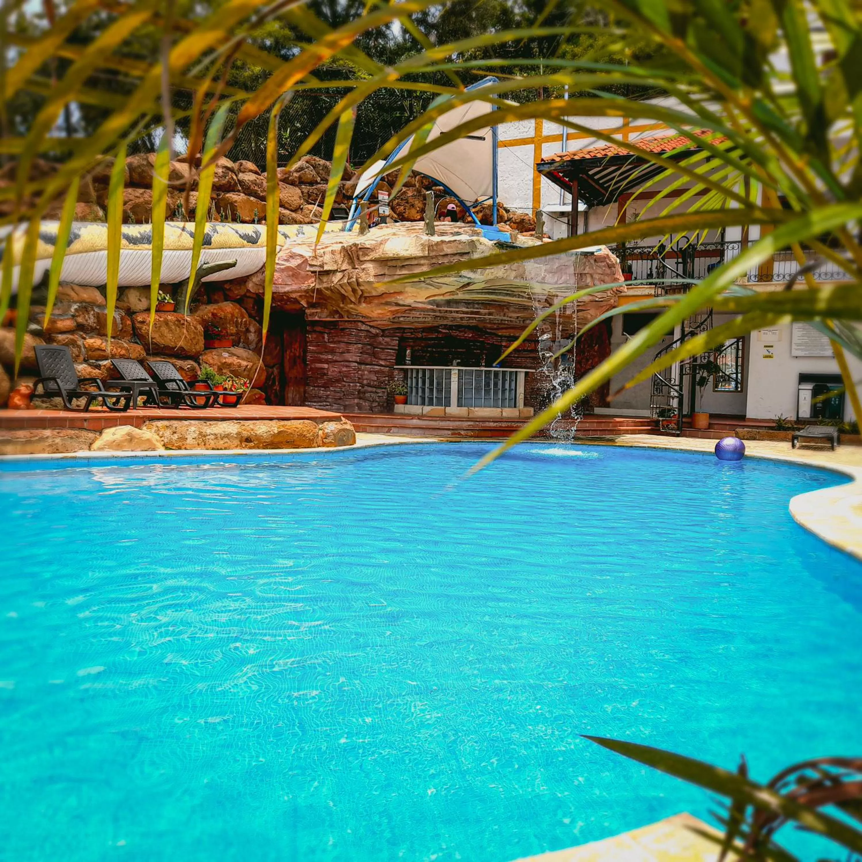 Swimming pool in Hotel Las Rocas Resort Villanueva
