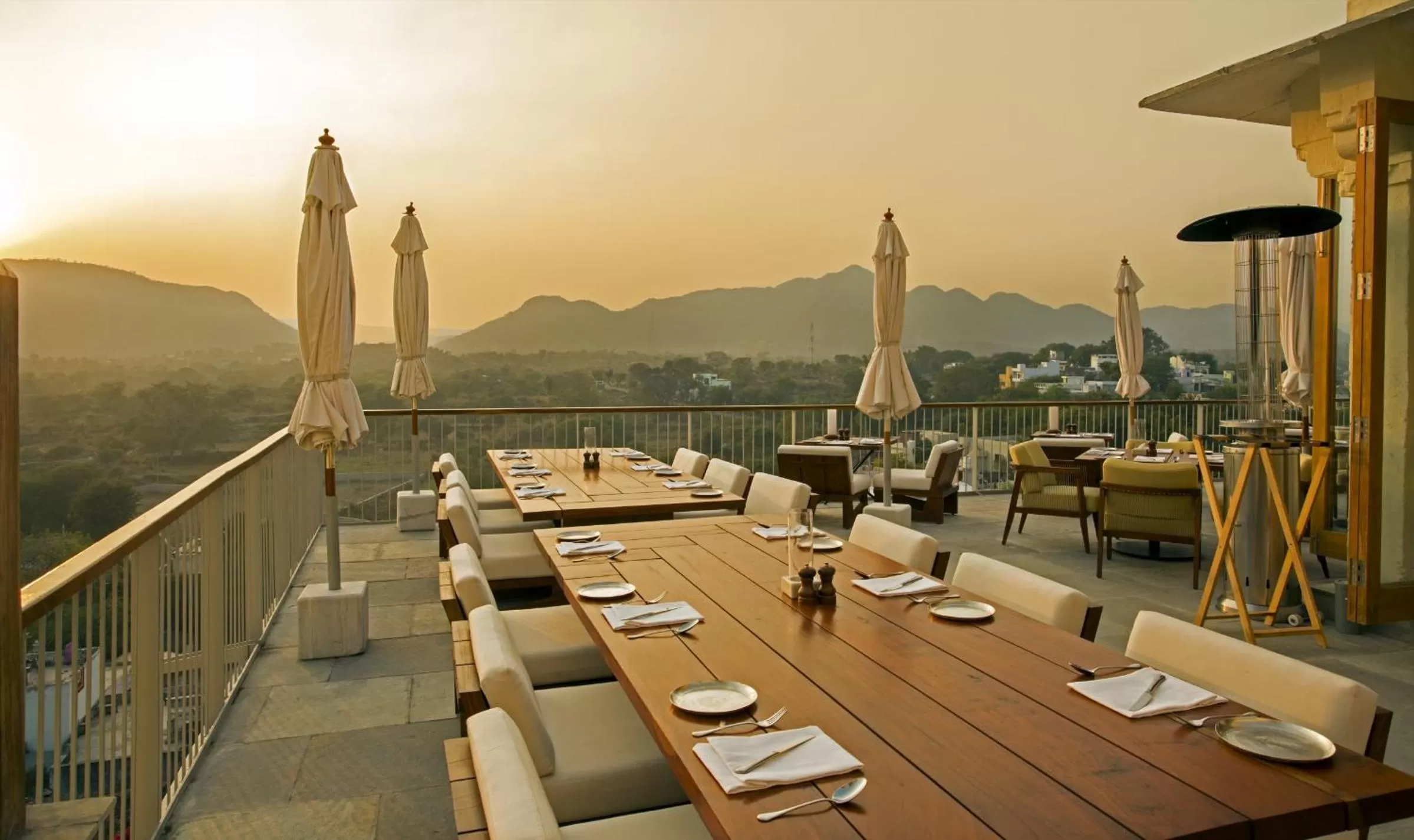 Restaurant/places to eat in RAAS Devigarh