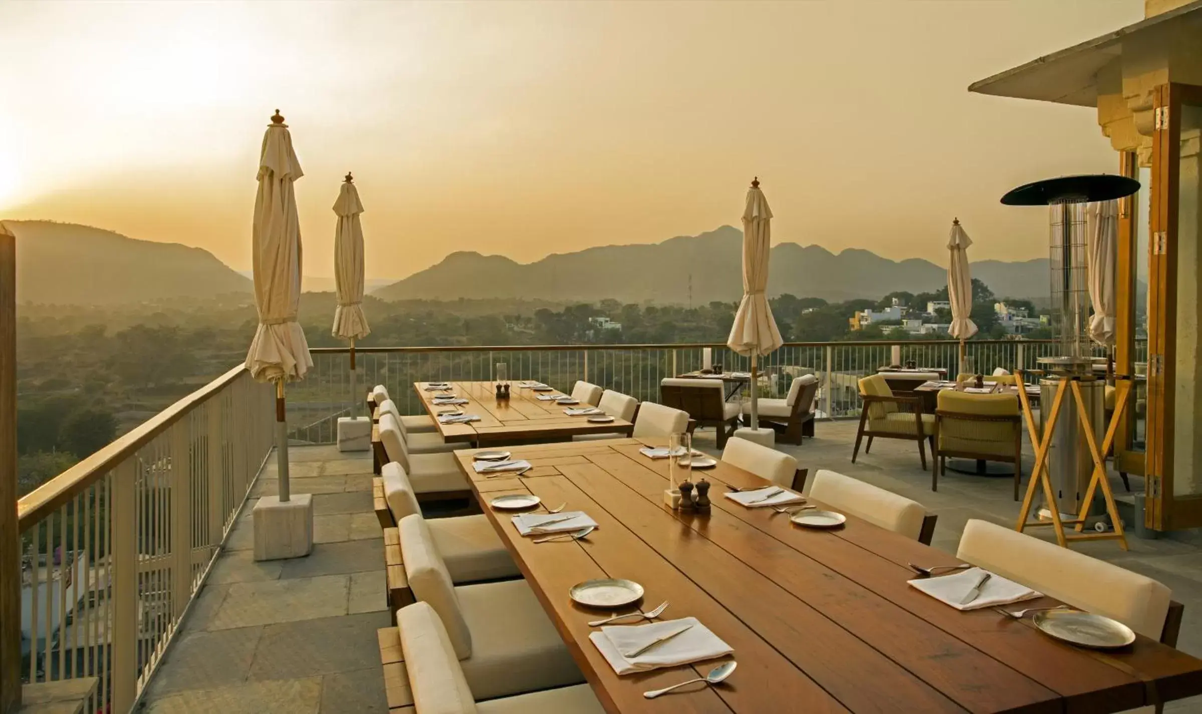 Restaurant/places to eat in RAAS Devigarh Restaurant/places to eat in RAAS Devigarh