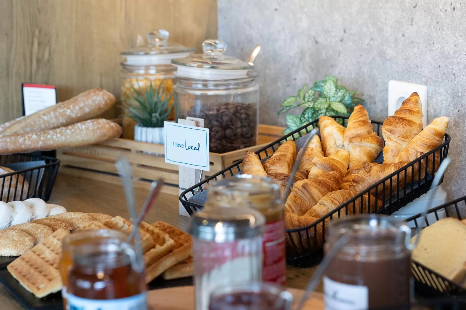 Buffet breakfast in Ibis Budget Perpignan Sud