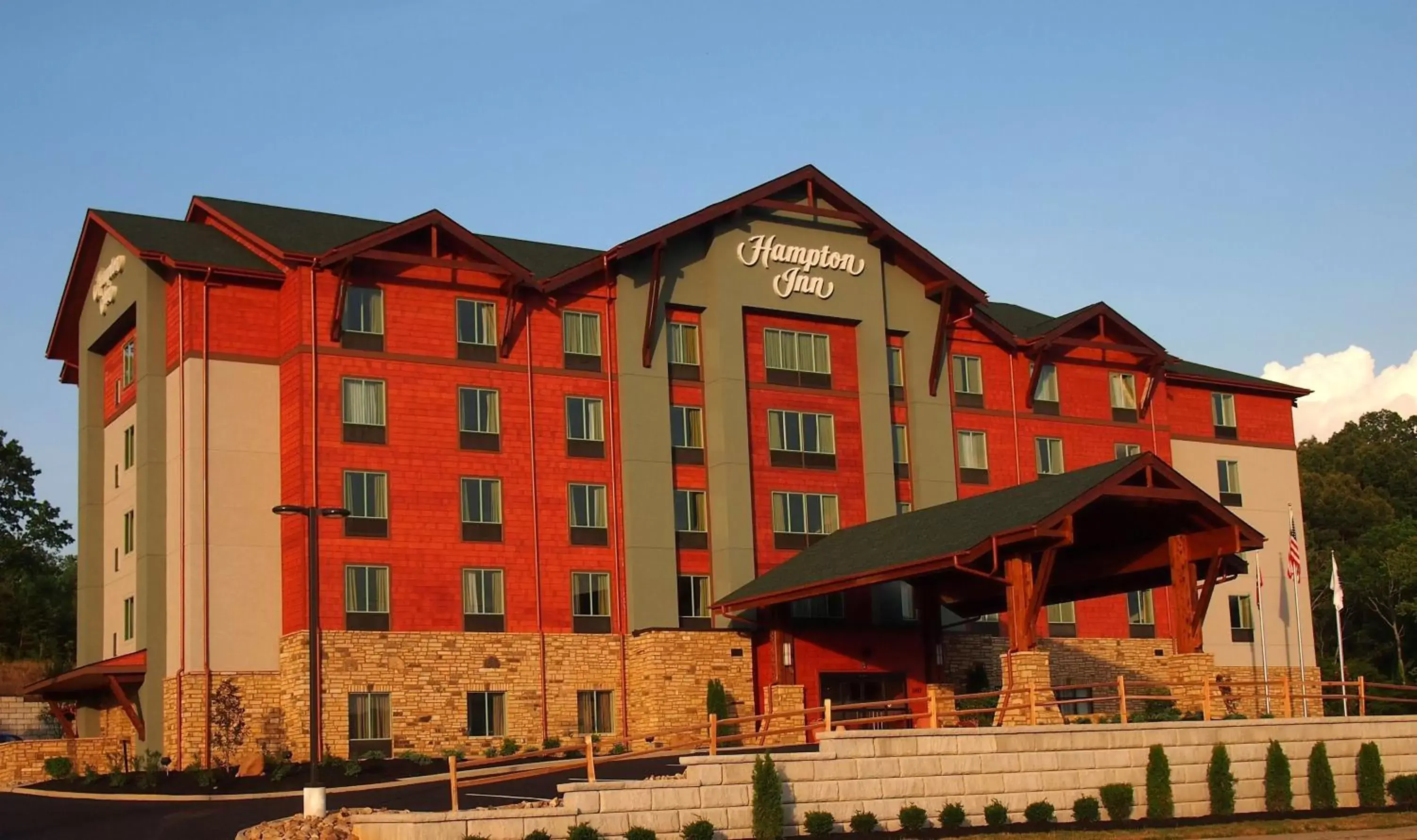 Property Building in Hampton Inn Pigeon Forge