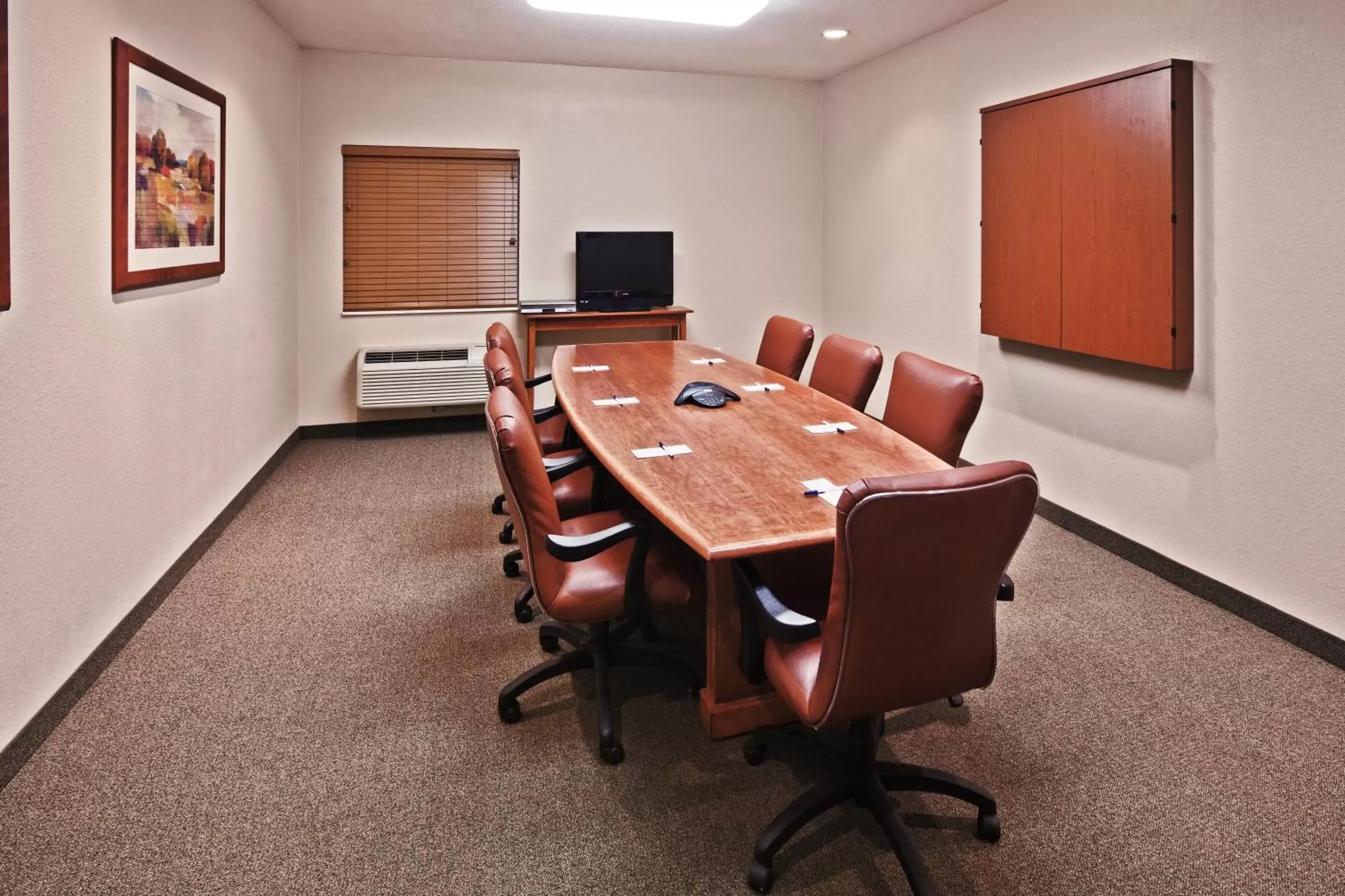 Meeting/conference room in Candlewood Suites Owasso, an IHG Hotel