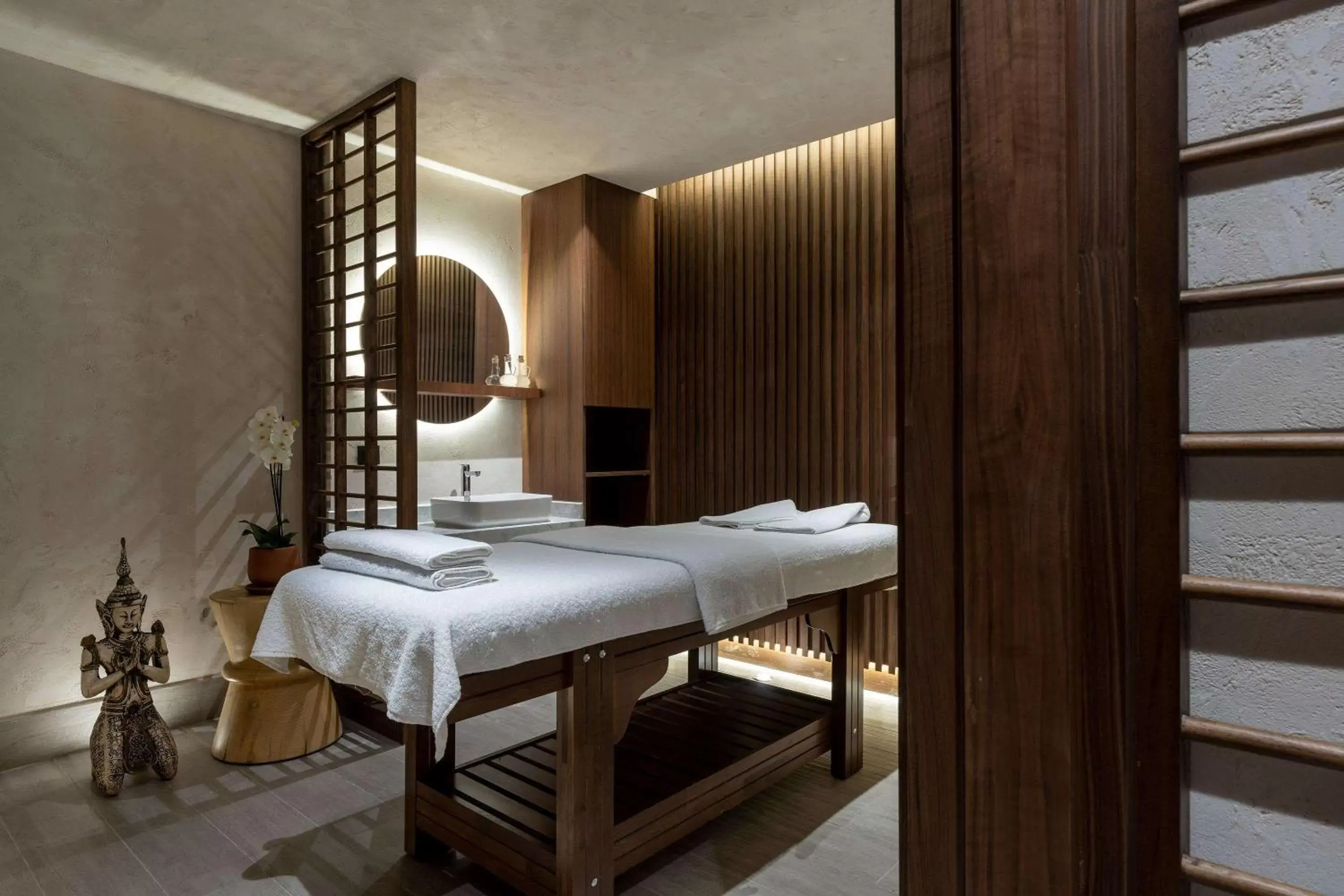 Spa and wellness centre/facilities, Bed in Radisson Blu Hotel, Kas