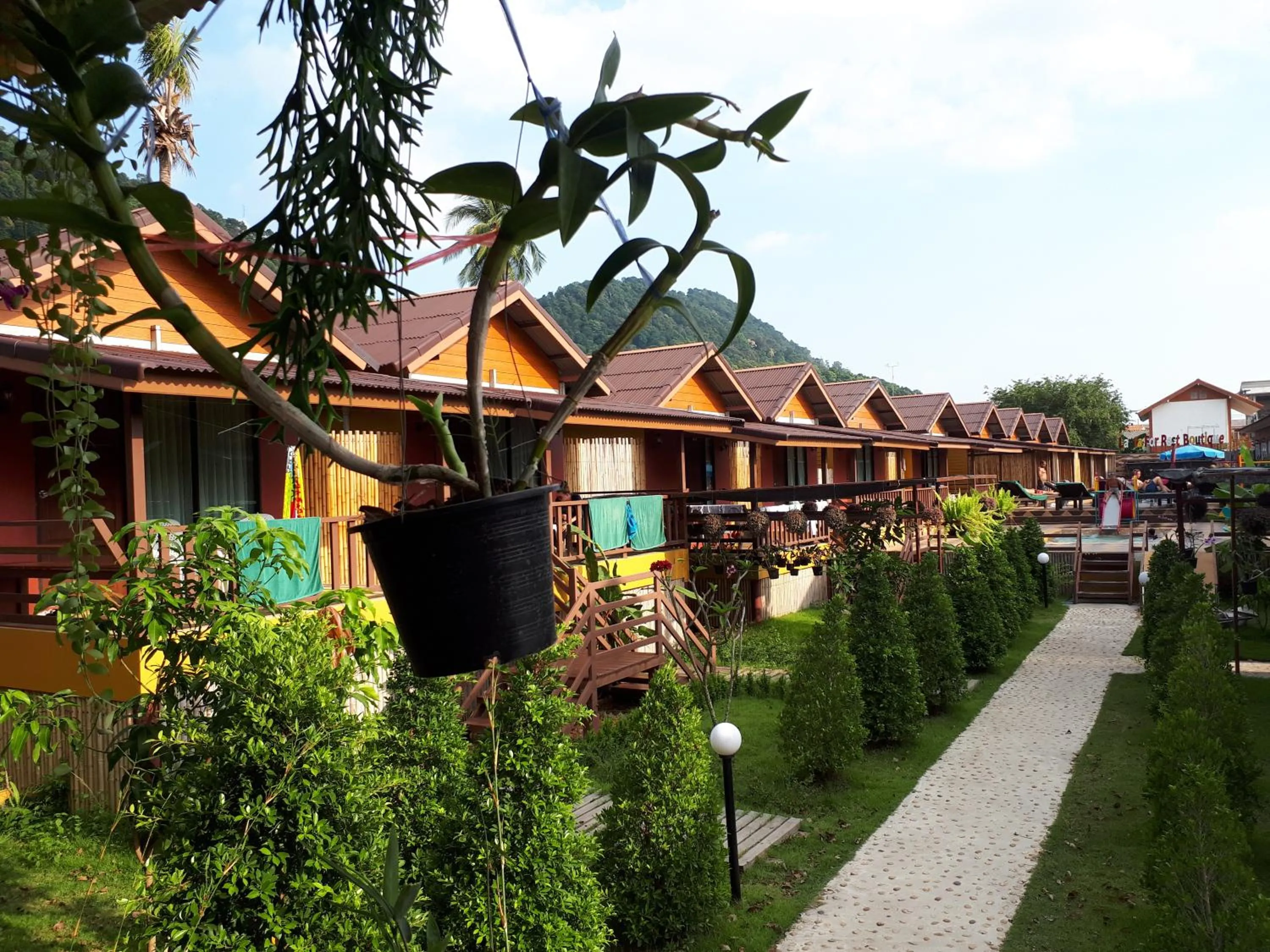 Family Bungalow with Garden View in Lanta For Rest Boutique