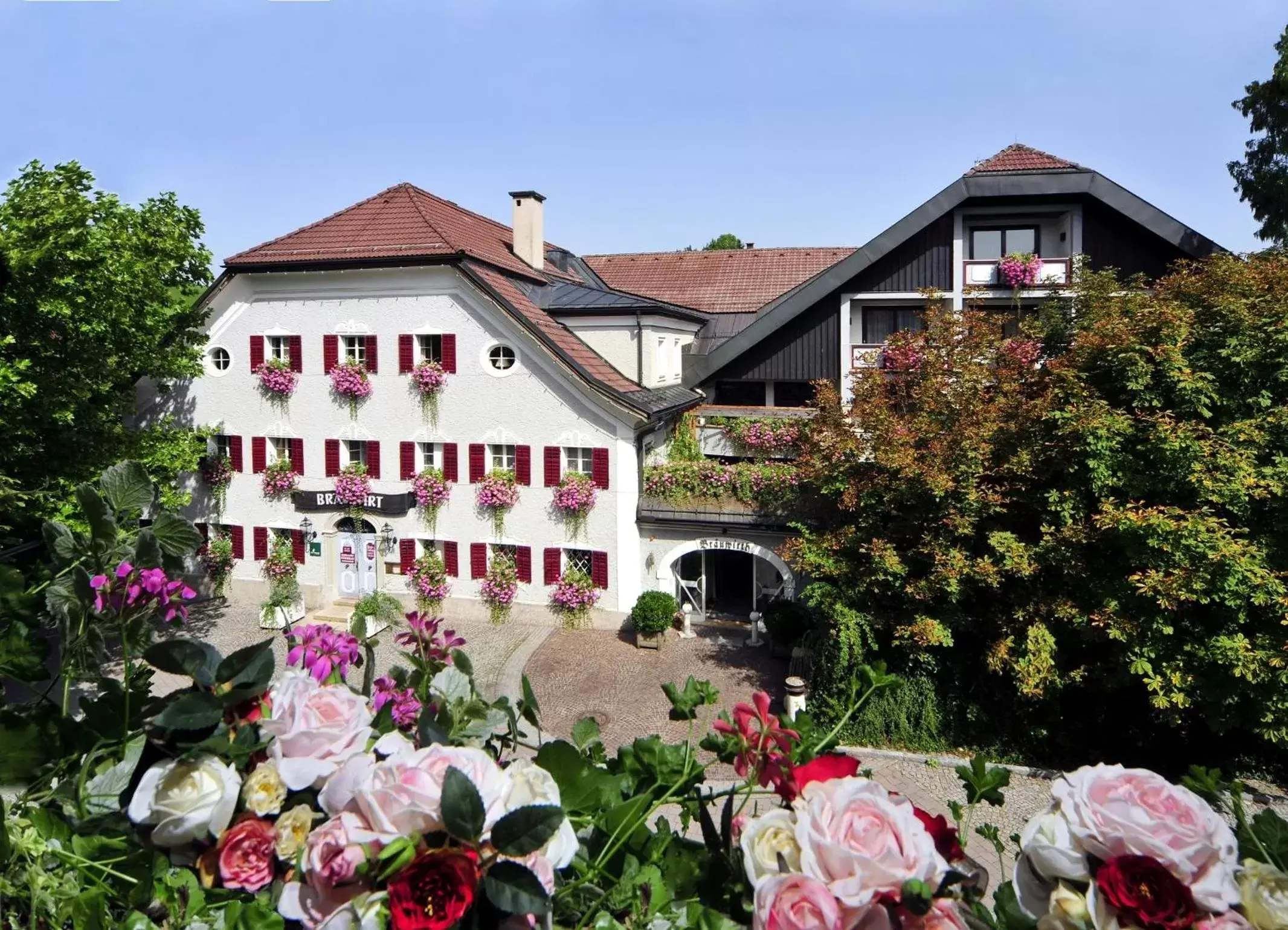 Facade/entrance, Property Building in Hotel Gasthof Bräuwirth