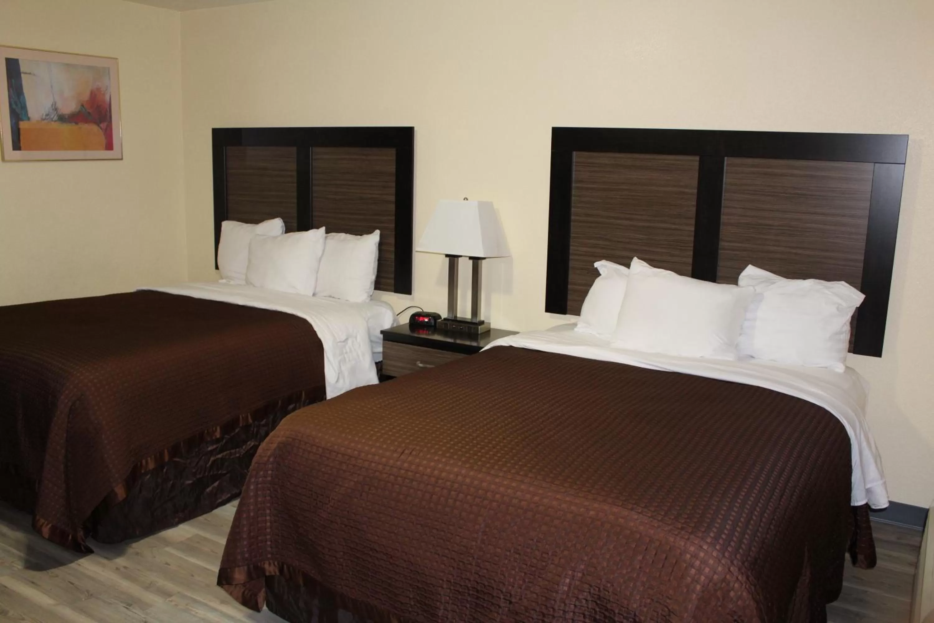 Bed in Rodeway Inn Medford South I-5